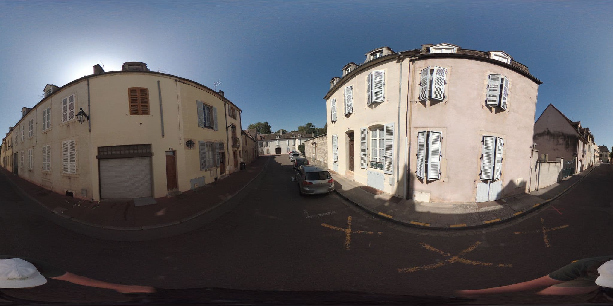 Street view near Hotel Chez Les Fatien, Beaune — © geovelo (CC BY-SA · Mapillary)