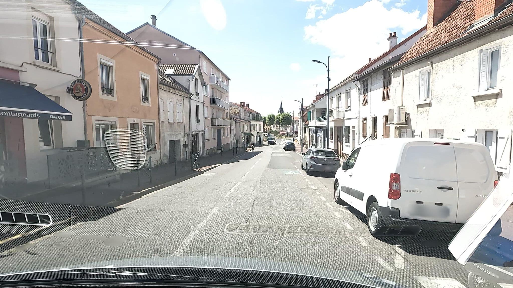 Street view near villa kiara hebergements, Cusset — © vinisa (CC BY-SA · Mapillary)