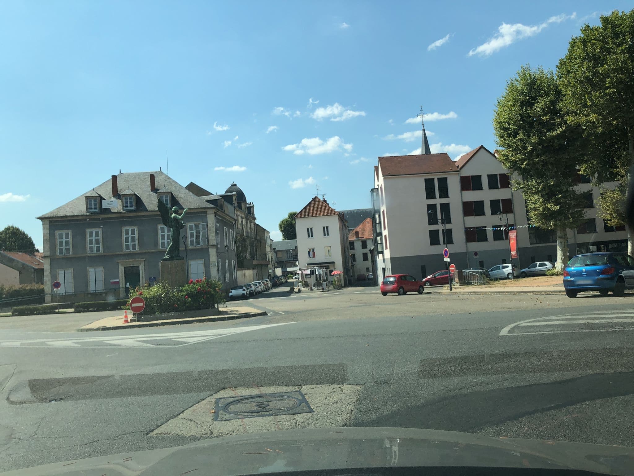 Street view near Maison Bonhomme, Cusset — © cyrille37 (CC BY-SA · Mapillary)
