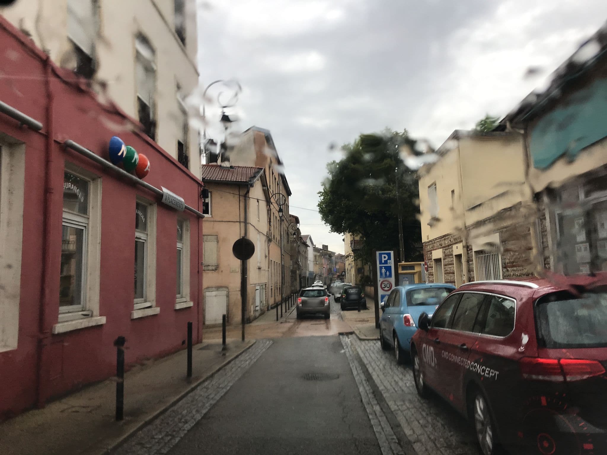 Street view near Le Donjon des Plaisirs, Montluel — © thepriben (CC BY-SA · Mapillary)