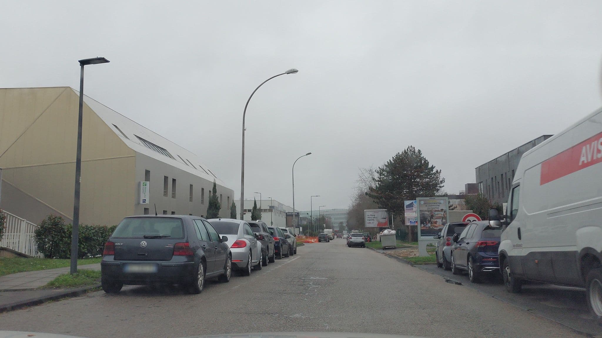 Street view near Nemea Appart'Hotel Europe Vélizy-Villacoublay, Meudon-la-Forêt — © didier2020 (CC BY-SA · Mapillary)