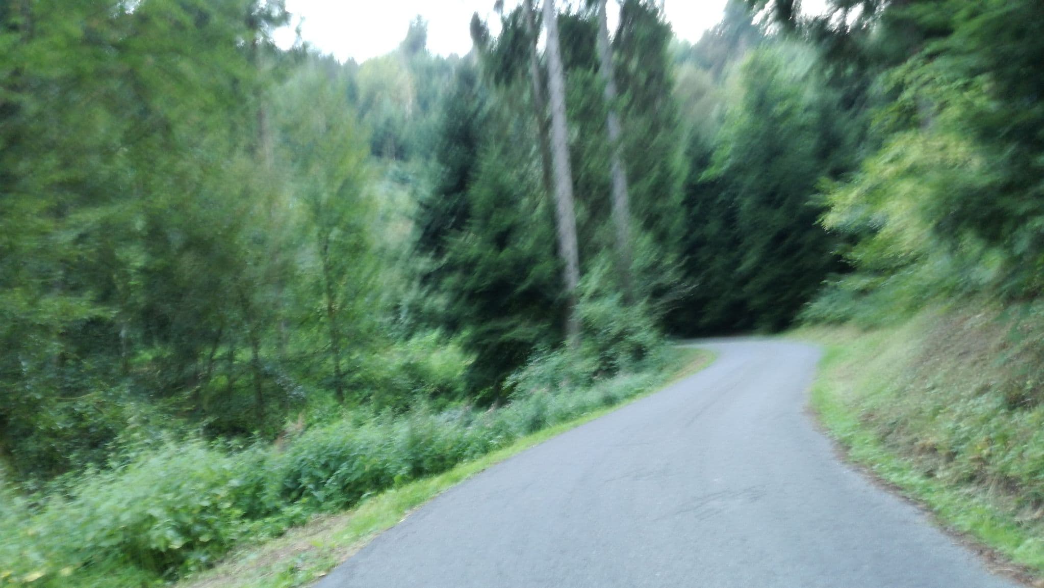 Street view near St. Hubertus Hütte, Unterägeri — © gismountains (CC BY-SA · Mapillary)