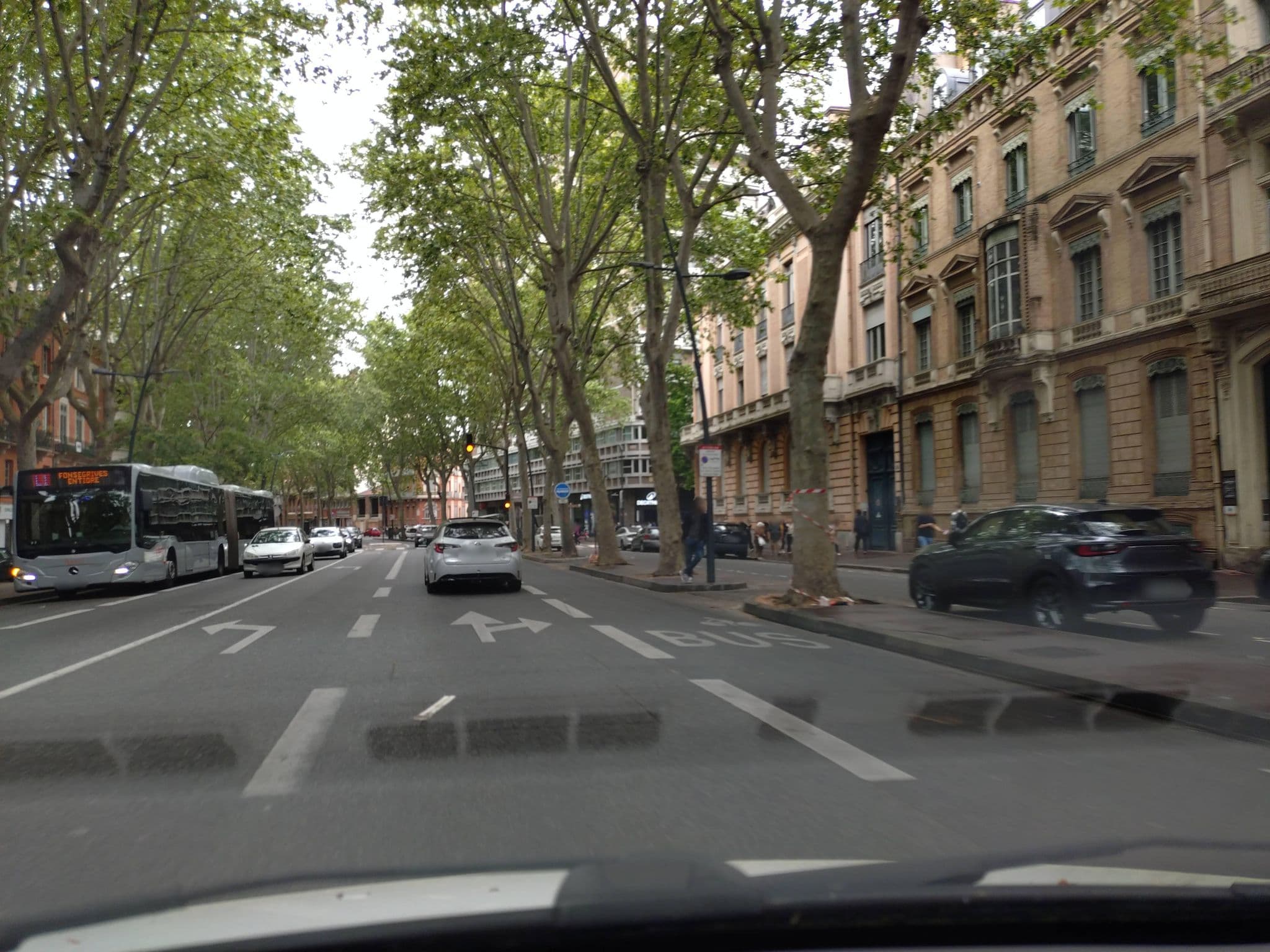 Street view near Cit'Hotel Résidence le Pastel Jeanne d'Arc, Toulouse — © yeelel (CC BY-SA · Mapillary)