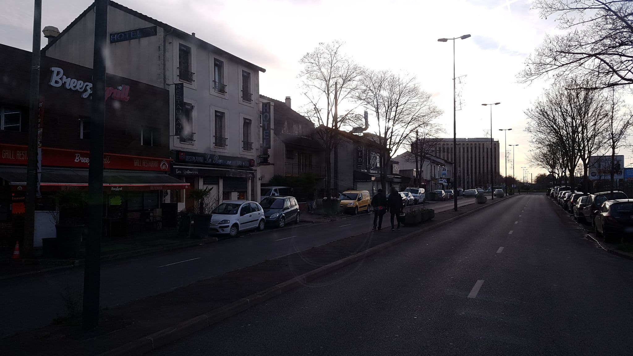 Street view near Hotel Bobigny, Bobigny — © bernardvoyageur (CC BY-SA · Mapillary)