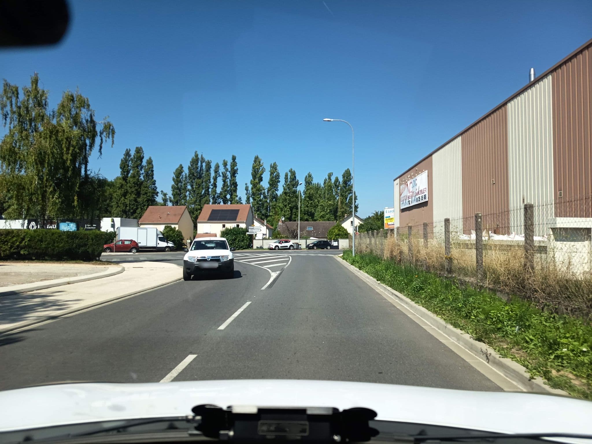 Street view near Budget Hotel, Le Mée-sur-Seine — © 2CER_TECHNOLOGIES (CC BY-SA · Mapillary)