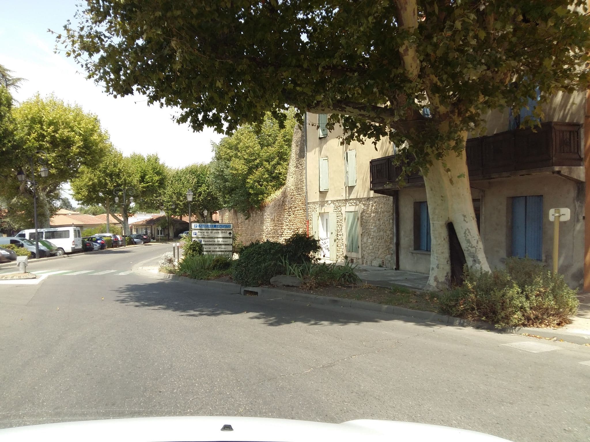 Street view near Le18byBenson, Bollène — © zimmy (CC BY-SA · Mapillary)