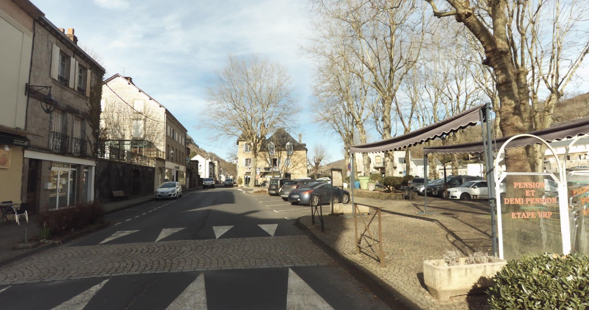 Street view near HOTEL DE LA DORDOGNE, Bort-les-Orgues — © sogefi (CC BY-SA · Mapillary)