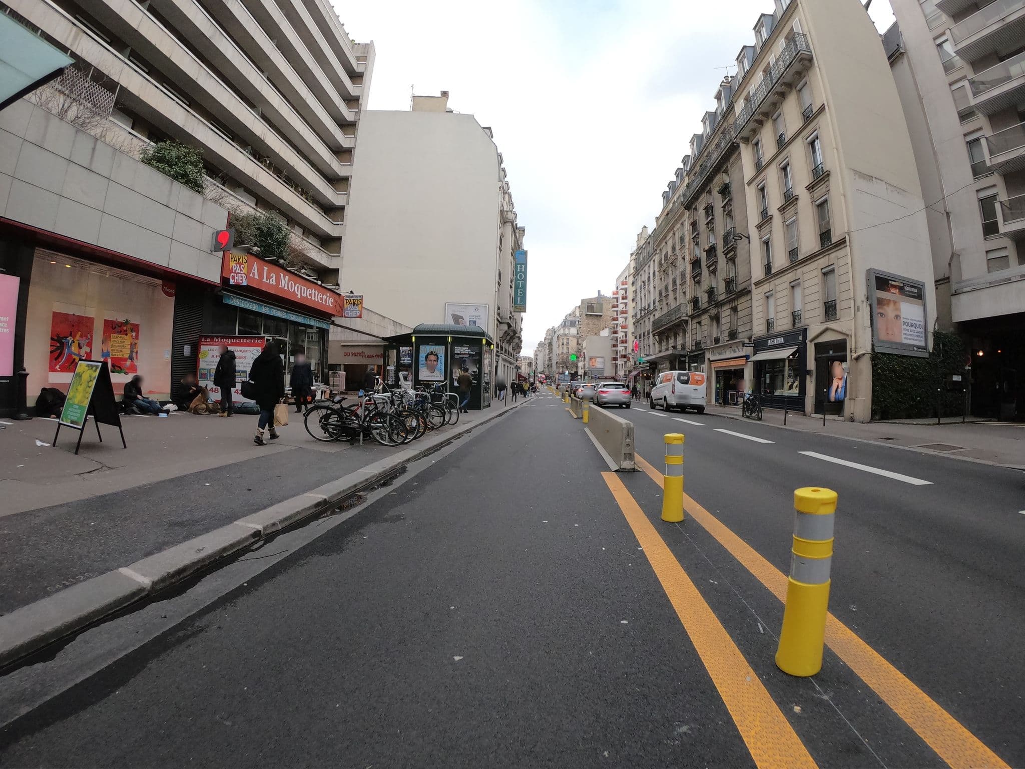 Street view near Hotel Abaca Messidor by HappyCulture, Paris 15 Vaugirard — © ywwwes (CC BY-SA · Mapillary)