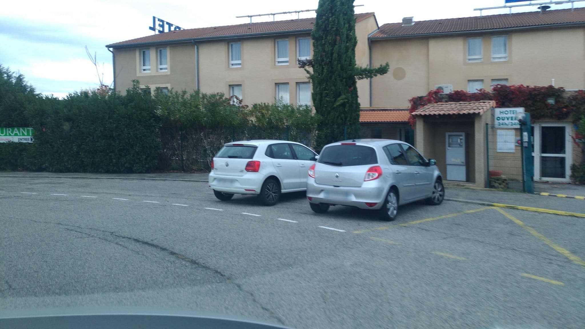 Street view near Comfort Hotel Valence, Bourg-lès-Valence — © barnes38 (CC BY-SA · Mapillary)