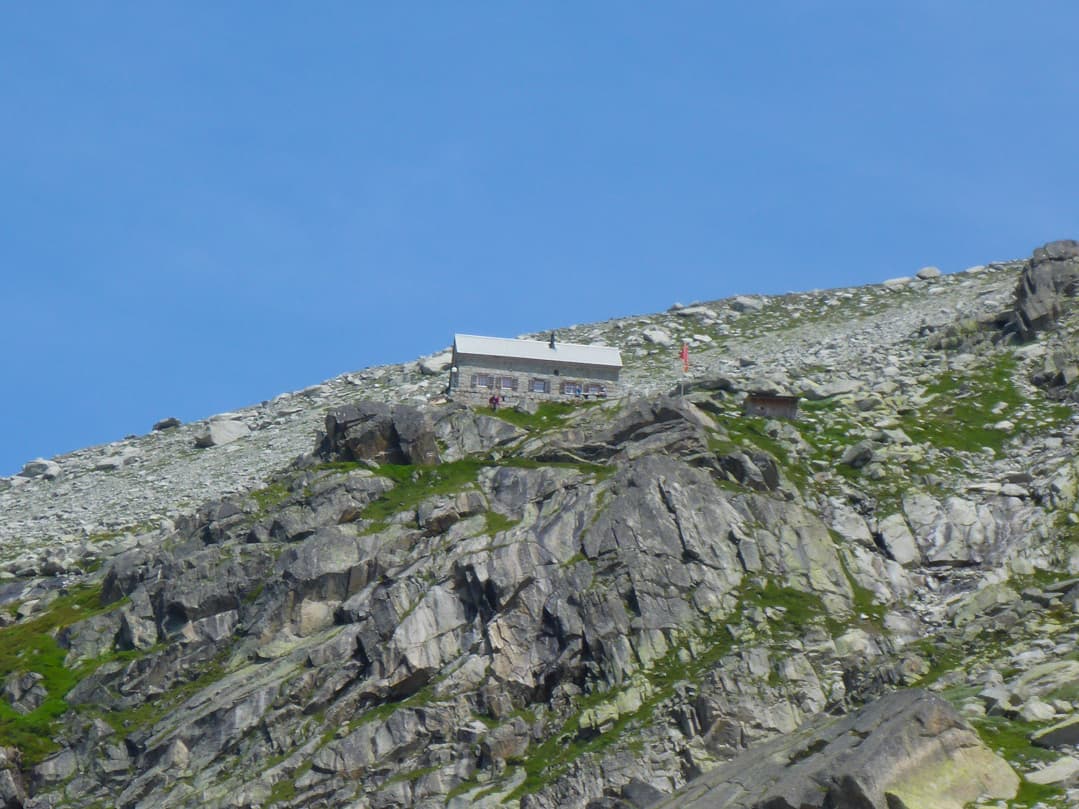 Gelmerhütte (via Wikimedia Commons, CC BY-SA 4.0)