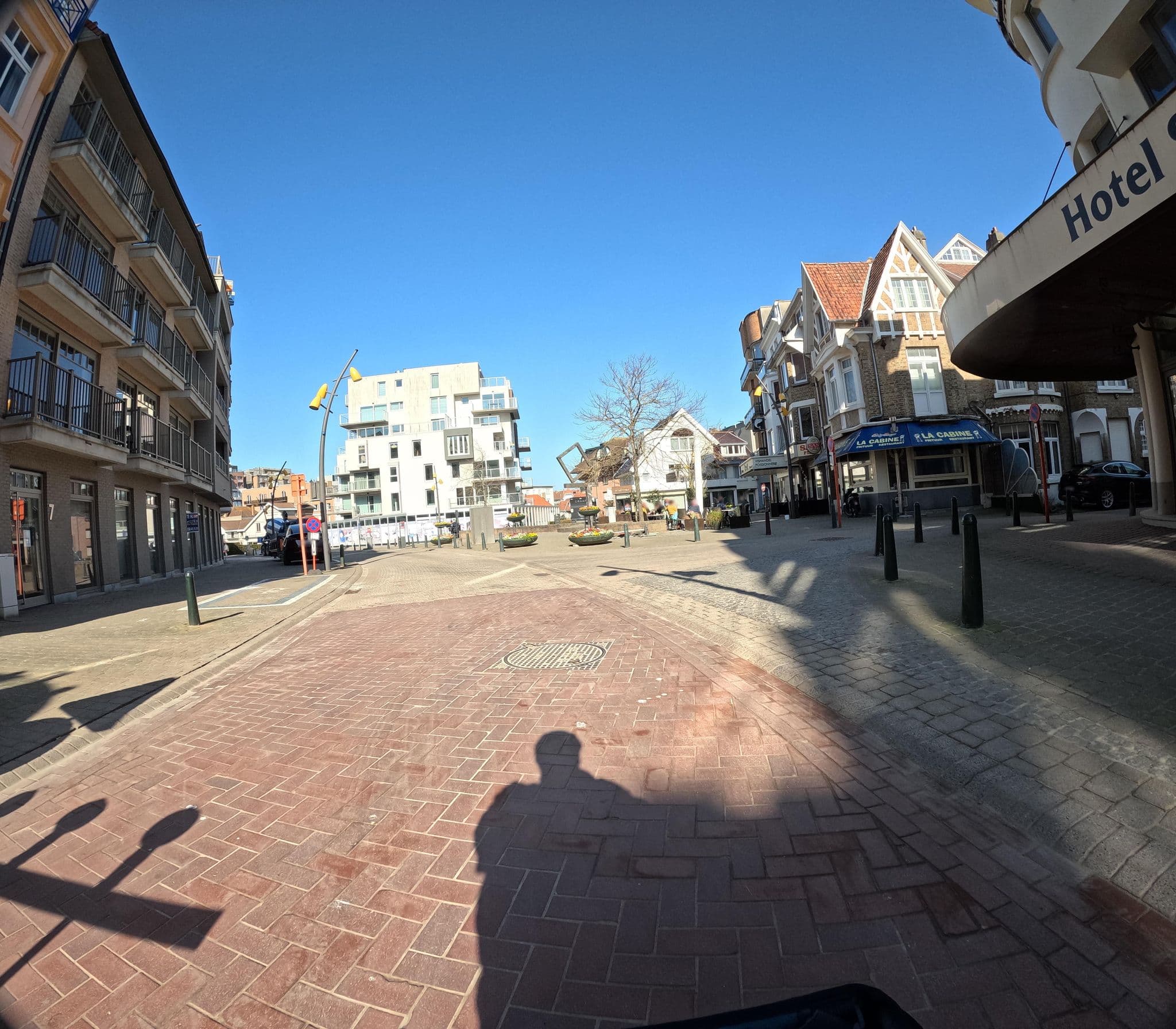 Street view near Hotel Sfinx, Bray-Dunes — © filipc (CC BY-SA · Mapillary)