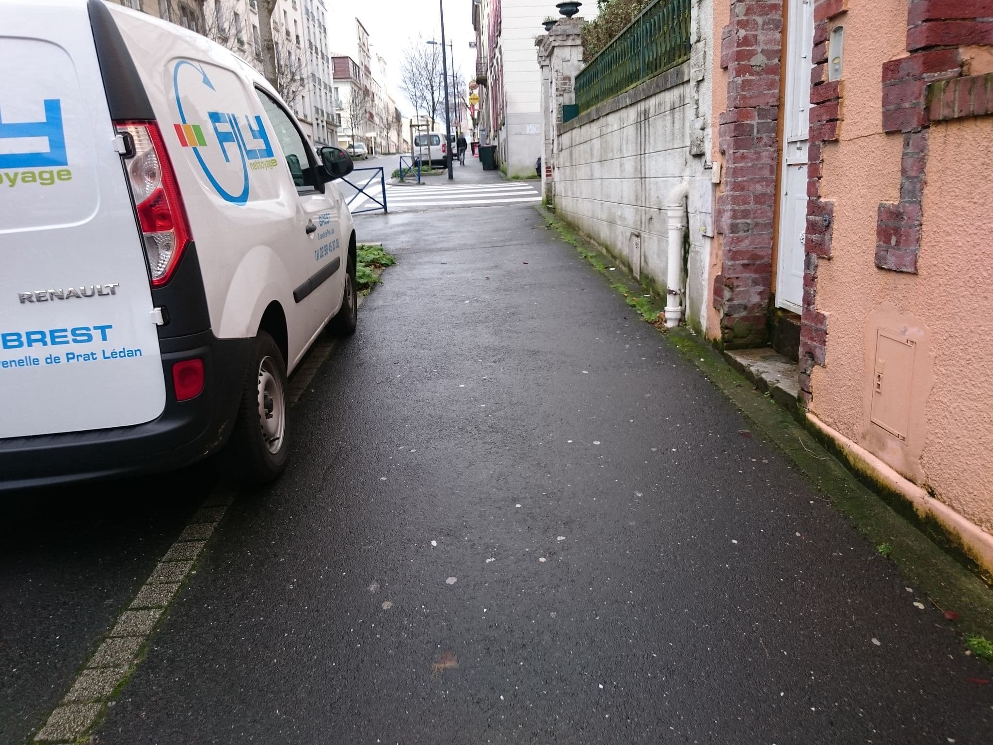 Street view near Hotel Bellevue - Brest, Brest — © cartomobilite (CC BY-SA · Mapillary)