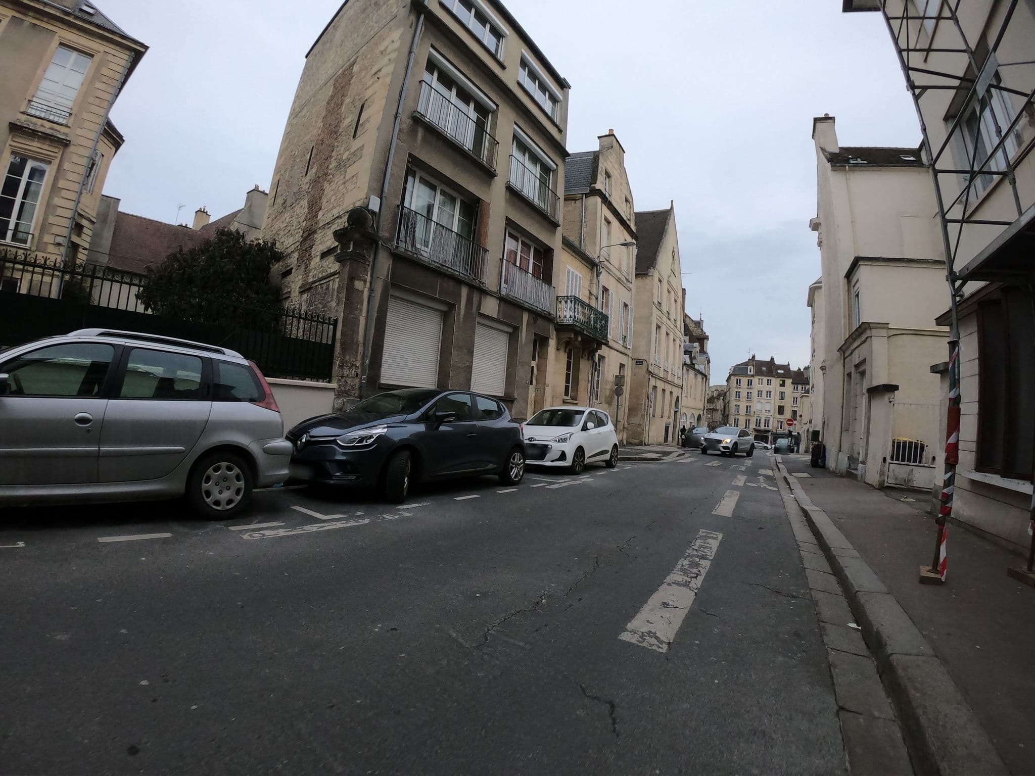 Street view near Chambres d'hôtes "La Maison de Famille", Caen — © cartocite (CC BY-SA · Mapillary)