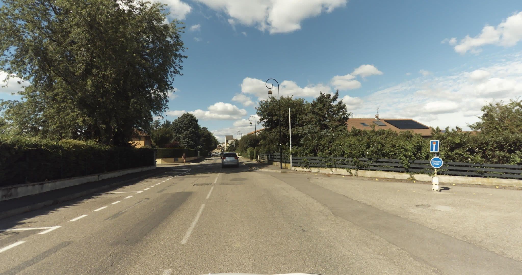 Street view near CHEZ COLOMBINE, Chaponost — © sogefi (CC BY-SA · Mapillary)