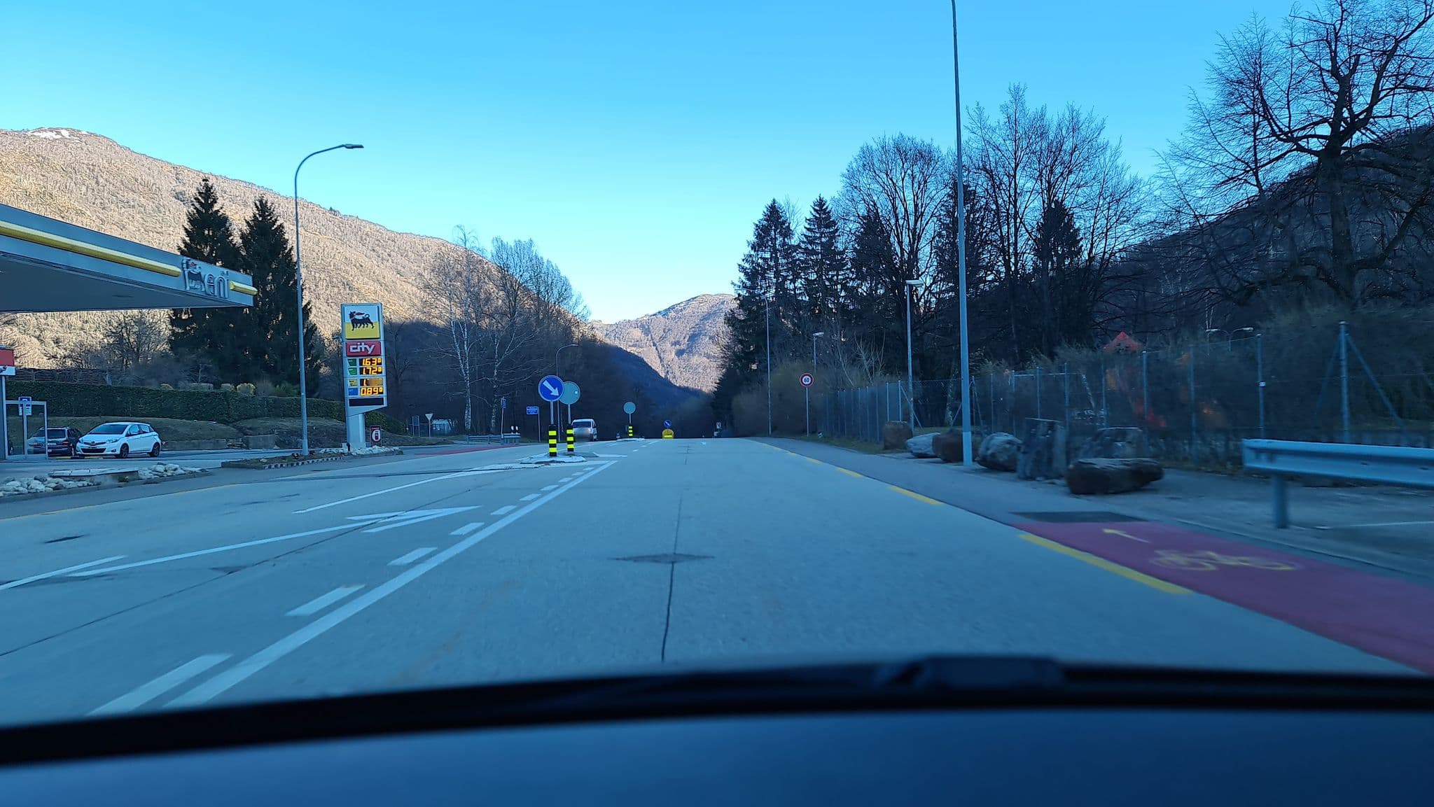 Street view near Monte Ceneri, Cadenazzo — © alexanderar (CC BY-SA · Mapillary)