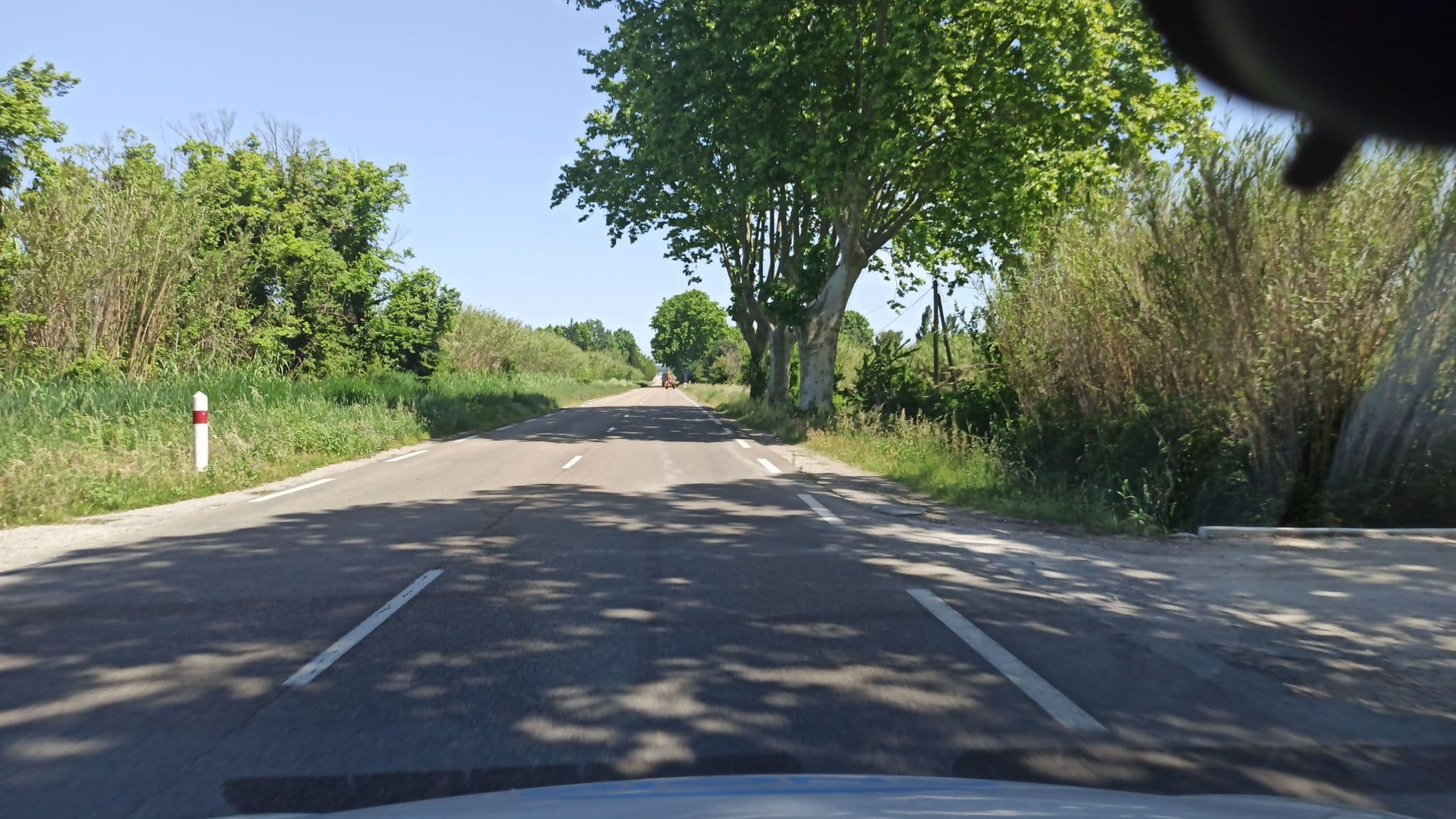 Street view near Domaine de la Barielle, Noves — © pol21 (CC BY-SA · Mapillary)