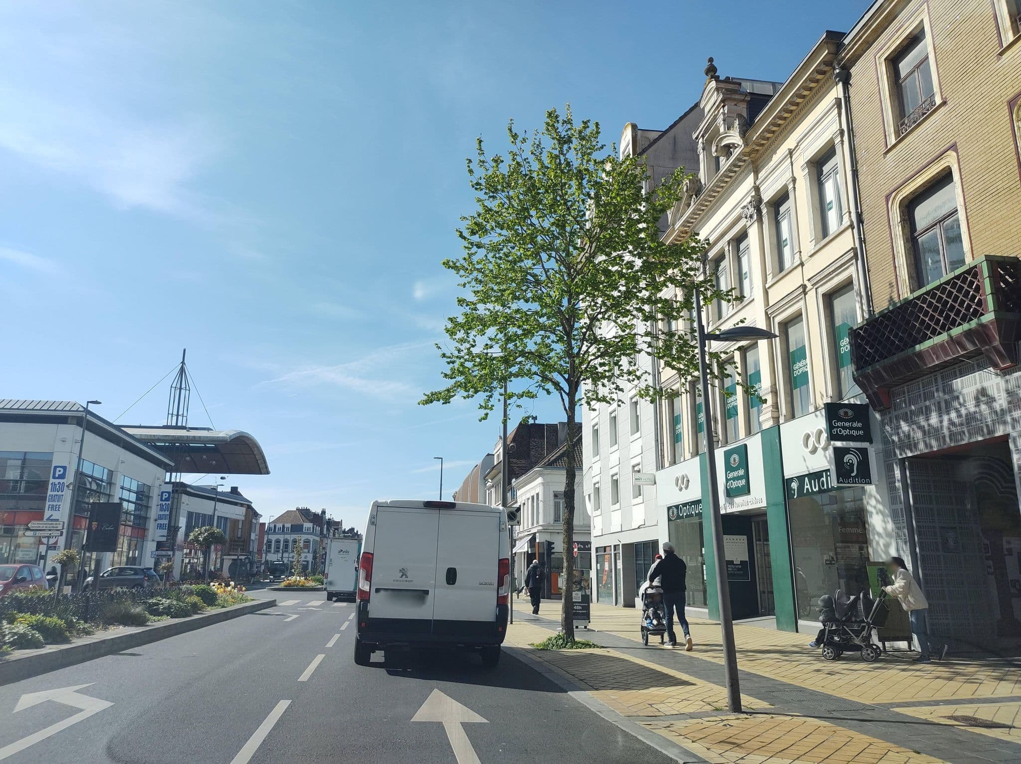 Street view near Brit Hotel Confort Calais, Calais — © thetornado76 (CC BY-SA · Mapillary)
