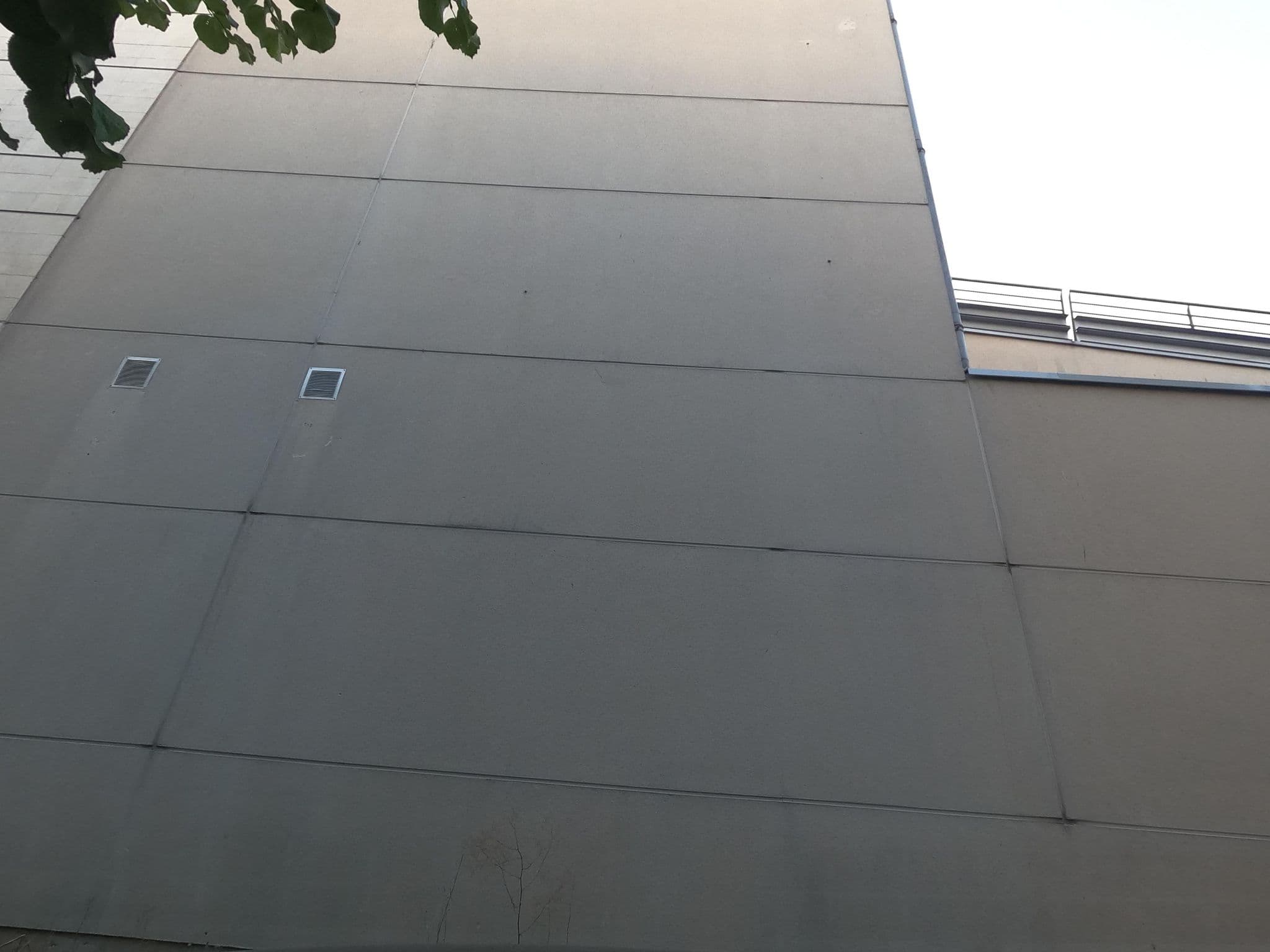 Street view near B&B HOTEL Rouen Centre Rive Droite, Rouen — © uwekoch (CC BY-SA · Mapillary)