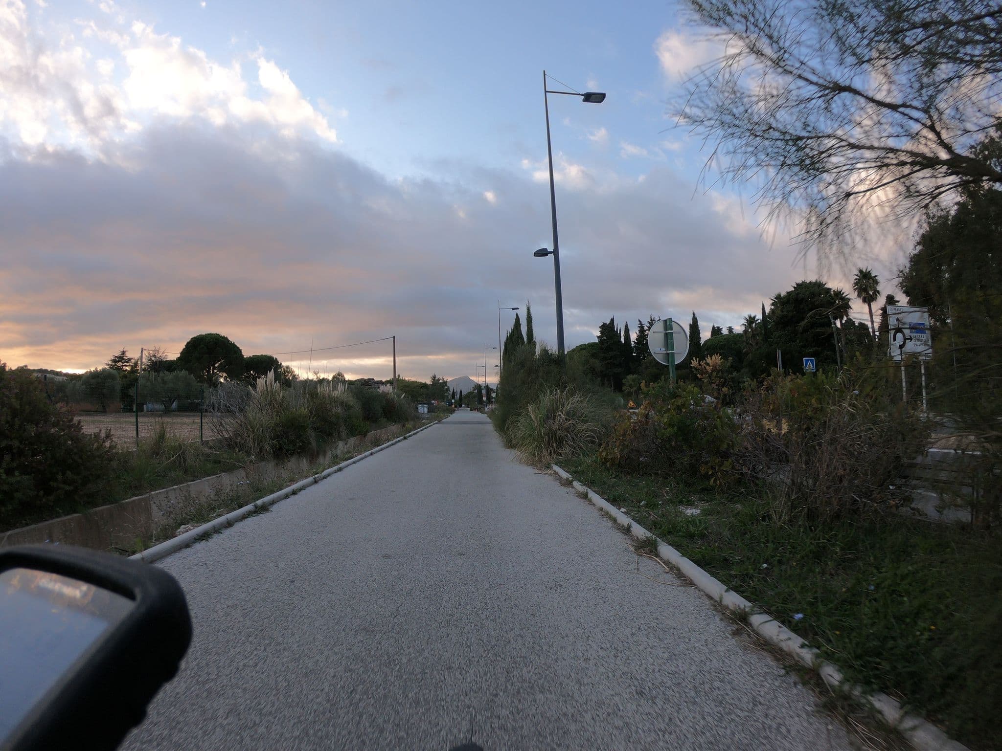 Street view near Camping les Palmiers Carqueiranne, Le Pradet — © htonchia (CC BY-SA · Mapillary)