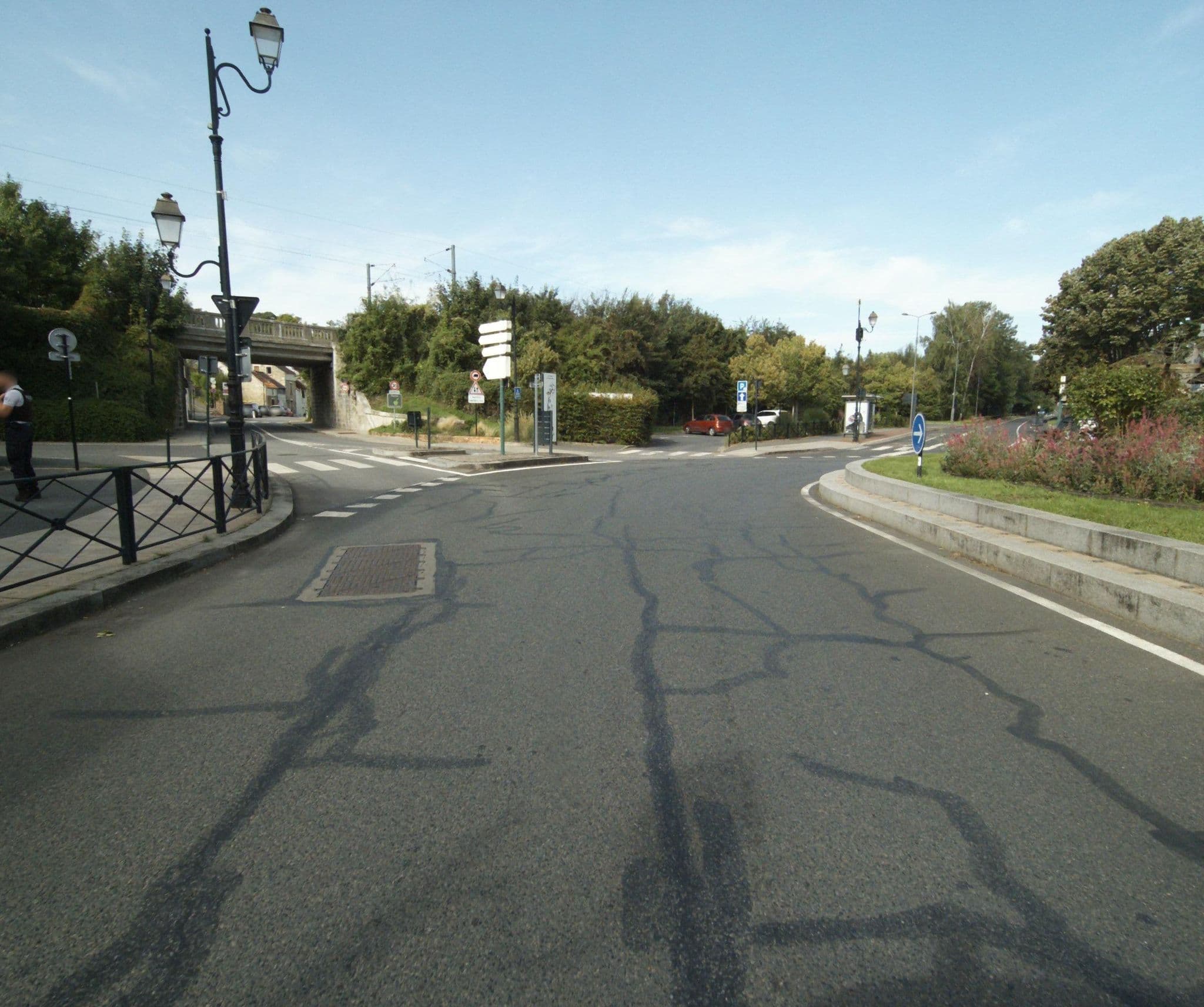 Street view near Hotel Vin's, Osny — © service_geomatique (CC BY-SA · Mapillary)