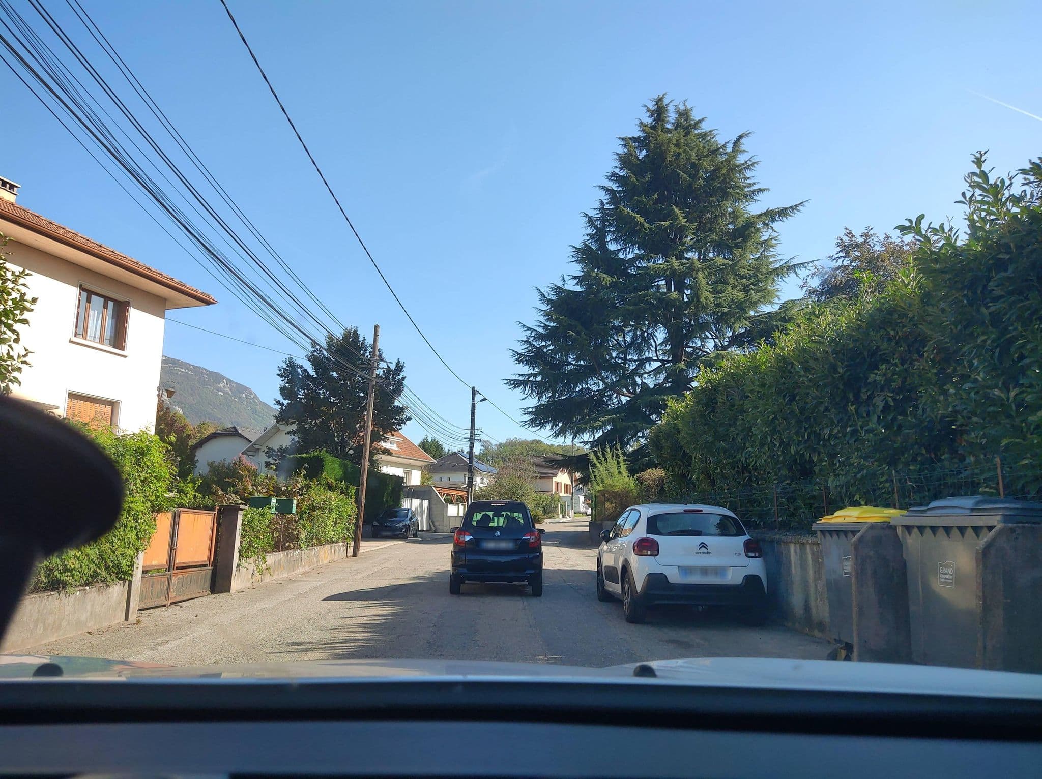 Street view near Zimmer mit Frühstück, Challes-les-Eaux — © MatthieuF4FNE (CC BY-SA · Mapillary)