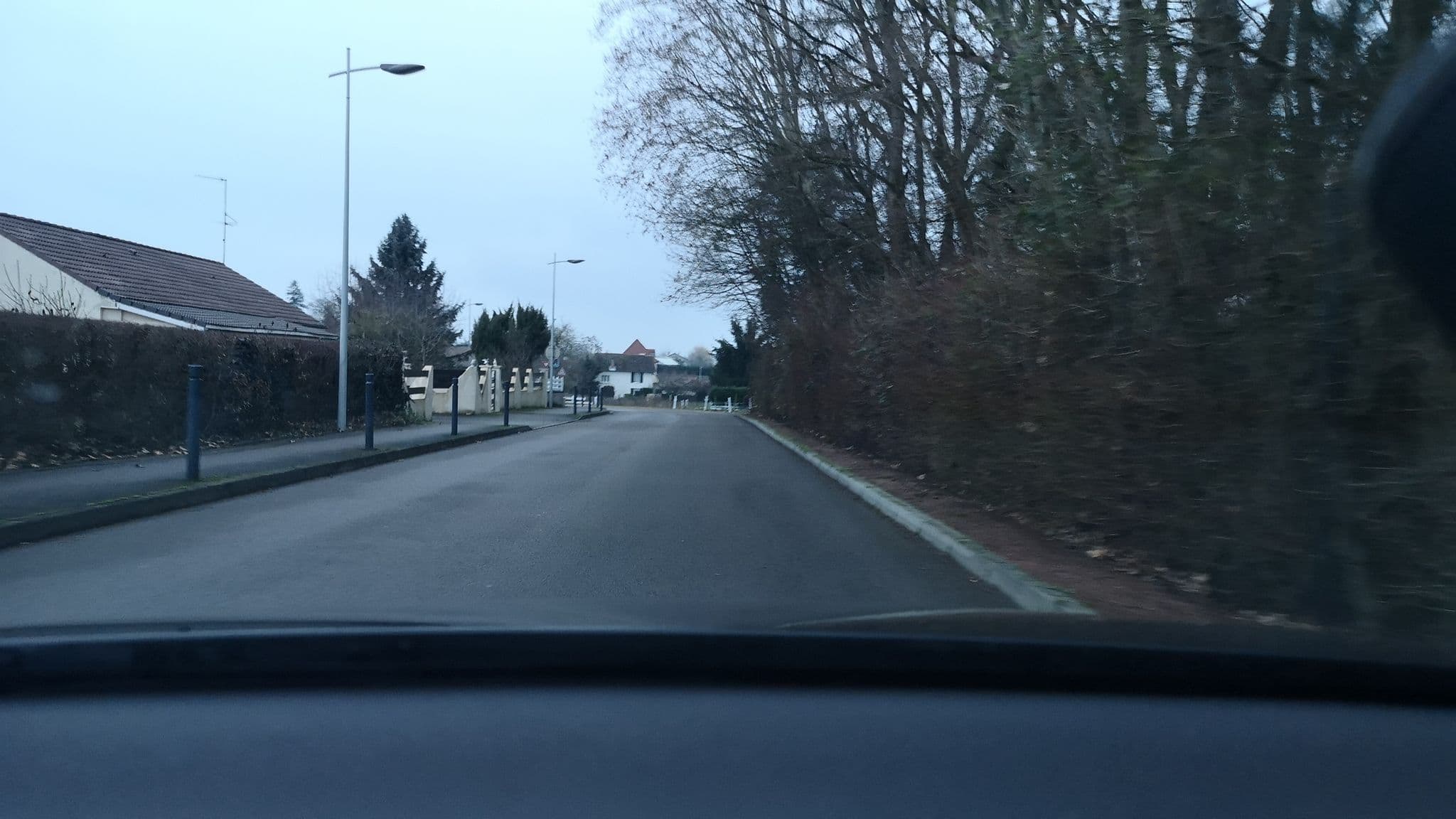 Street view near Château de Corcelle, Châtenoy-le-Royal — © globeur (CC BY-SA · Mapillary)