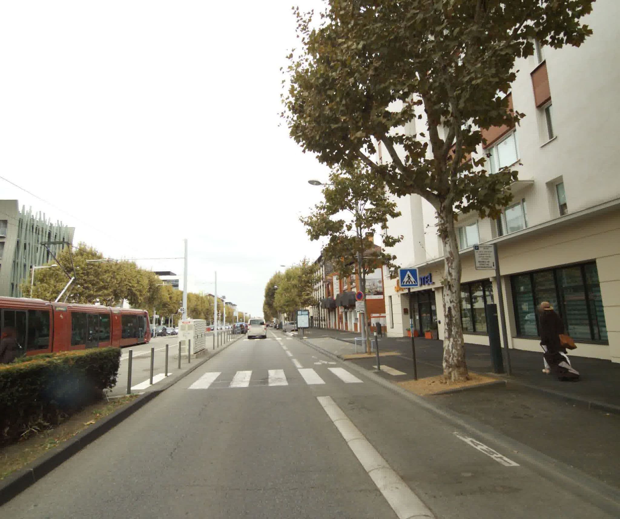 Street view near Novotel Suites Clermont Ferrand Polydome, Clermont-Ferrand — © sogefi (CC BY-SA · Mapillary)