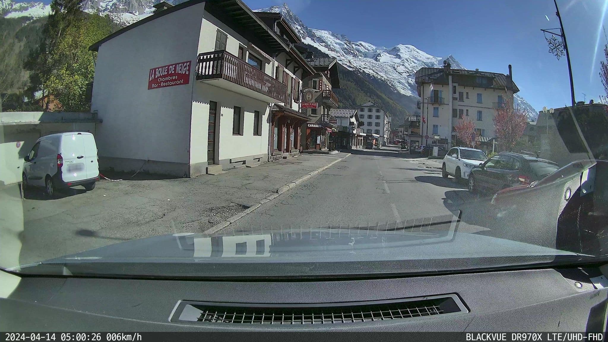 Street view near Snowball Hotel, Chamonix-Mont-Blanc — © ordinatous (CC BY-SA · Mapillary)
