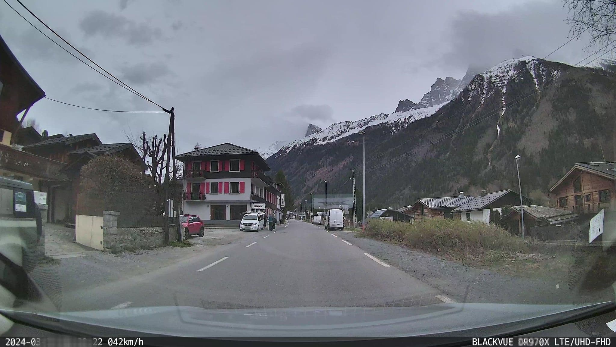 Street view near Chalet La Chaumière Chamonix, Chamonix-Mont-Blanc — © ordinatous (CC BY-SA · Mapillary)