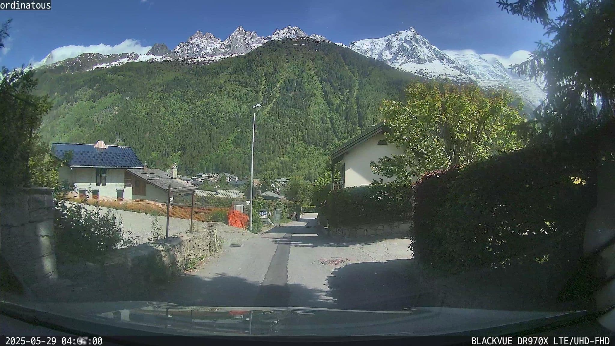 Street view near Les Mazots, Chamonix-Mont-Blanc — © ordinatous (CC BY-SA · Mapillary)