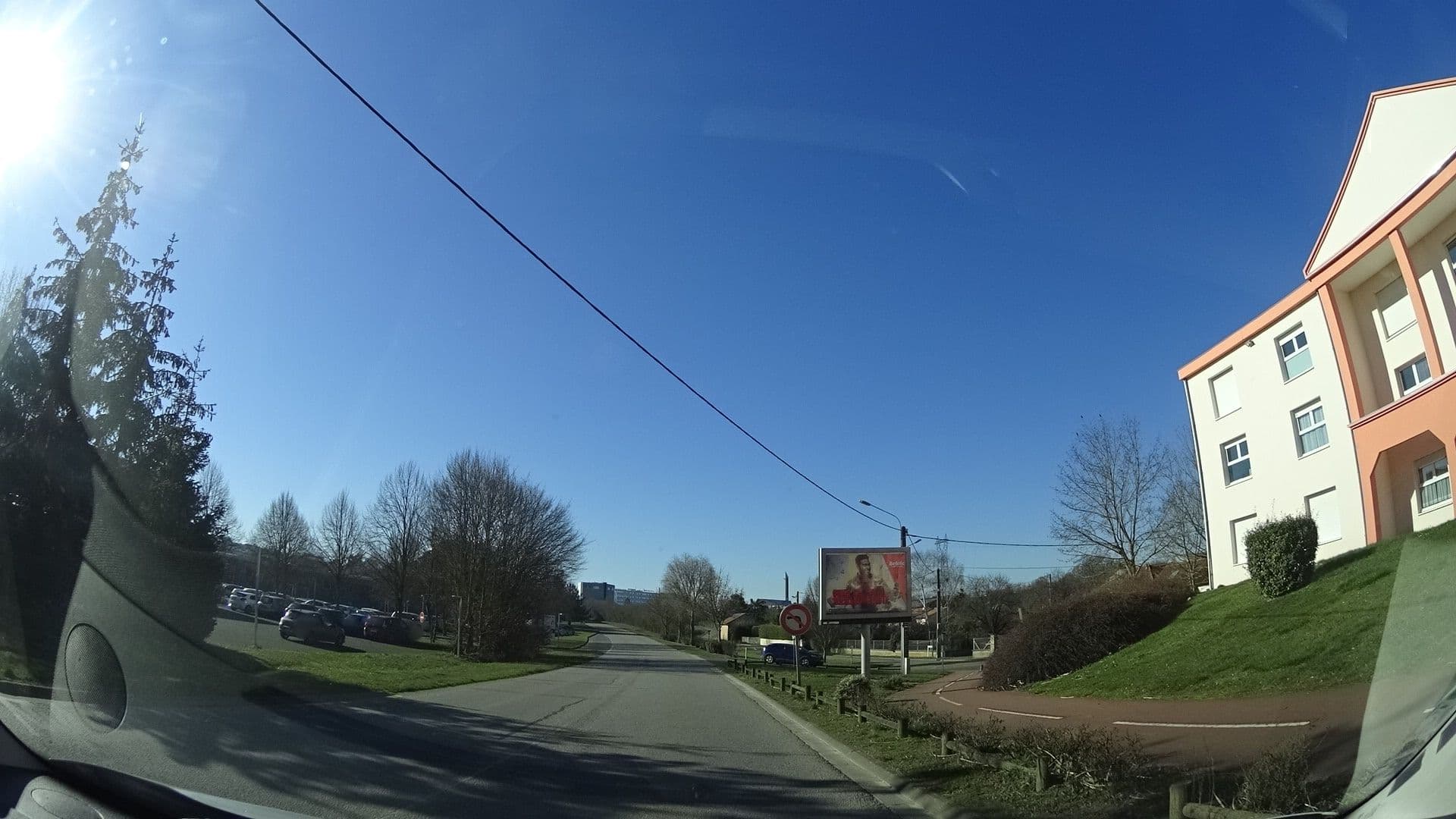Street view near FuturoStudio Appart Hôtel Futuroscope, Jaunay-Clan — © panieravide (CC BY-SA · Mapillary)