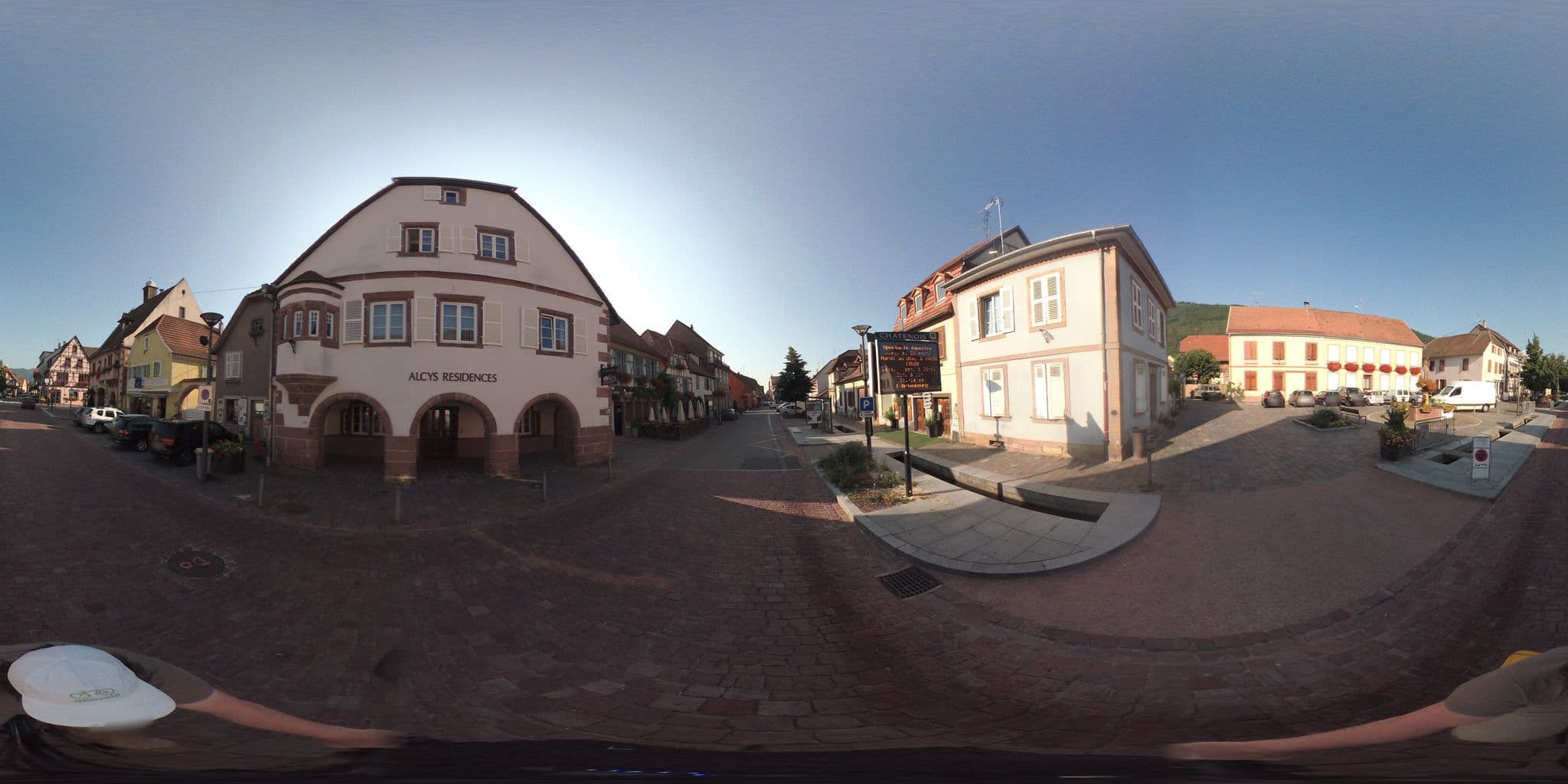 Street view near Aux 67 Nuances - Love & Spa herbergement romantique, Châtenois — © geovelo (CC BY-SA · Mapillary)