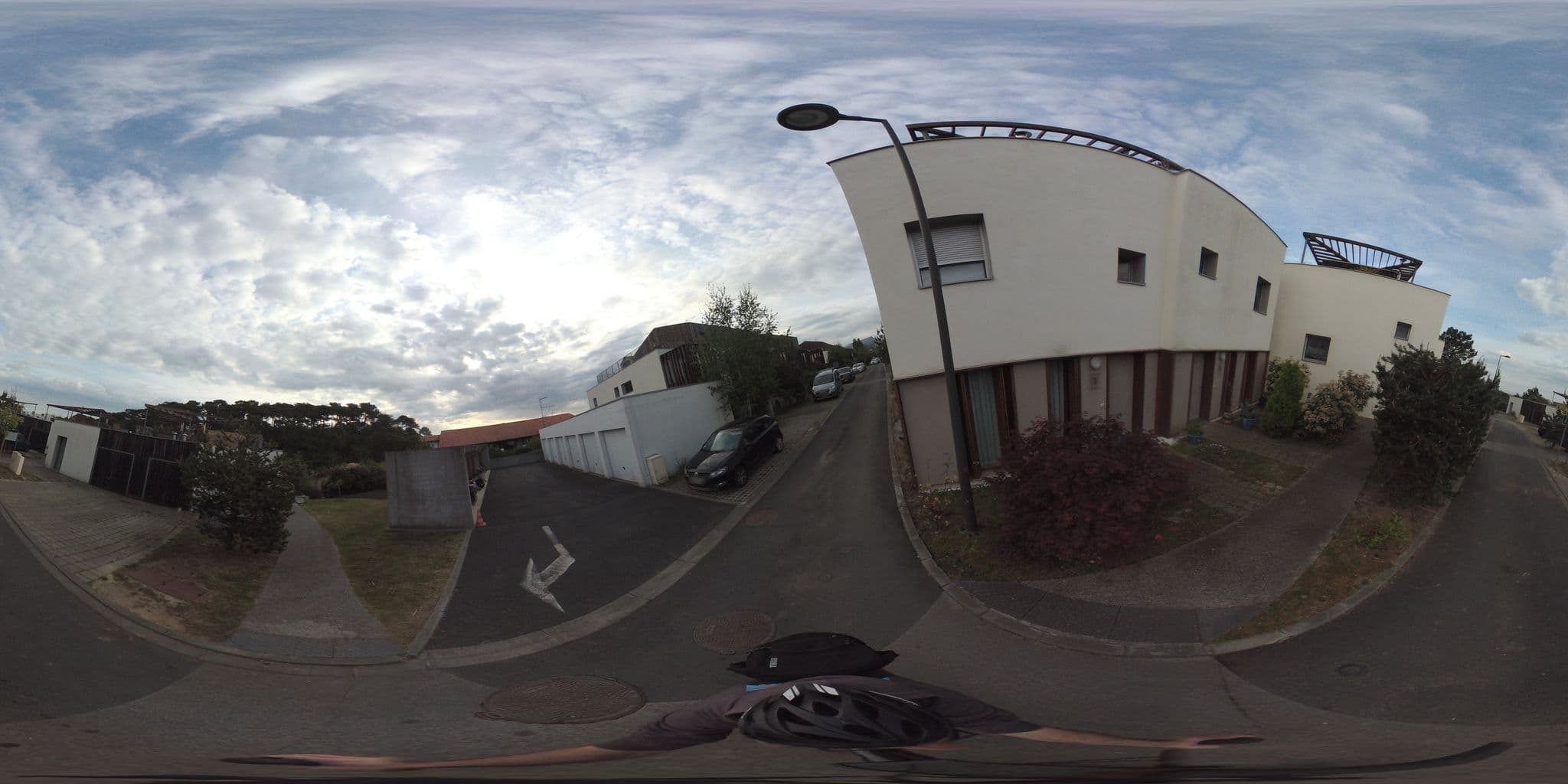 Street view near Résidence Odalys Erromardie Plage, Saint-Jean-de-Luz — © geovelo (CC BY-SA · Mapillary)