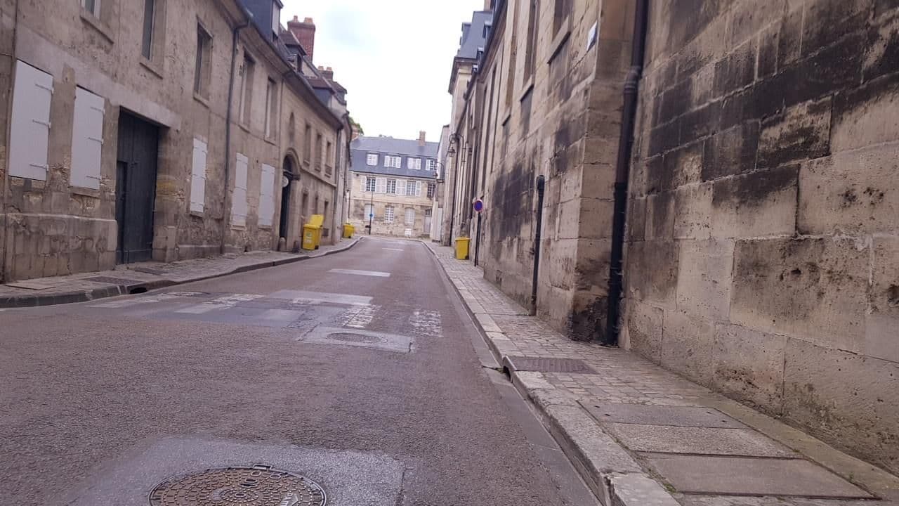 Street view near Château Compiegne Duplex et parking, Compiègne — © changchun1 (CC BY-SA · Mapillary)