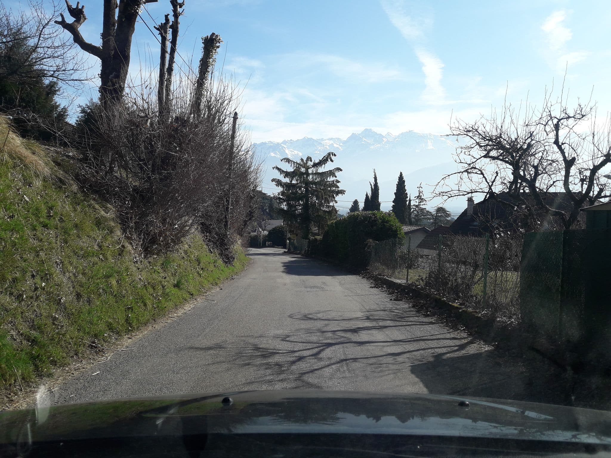 Street view near Le Chalet de Rozan - Éco Gîte - Grenoble La Tronche, La Tronche — © eric_s (CC BY-SA · Mapillary)