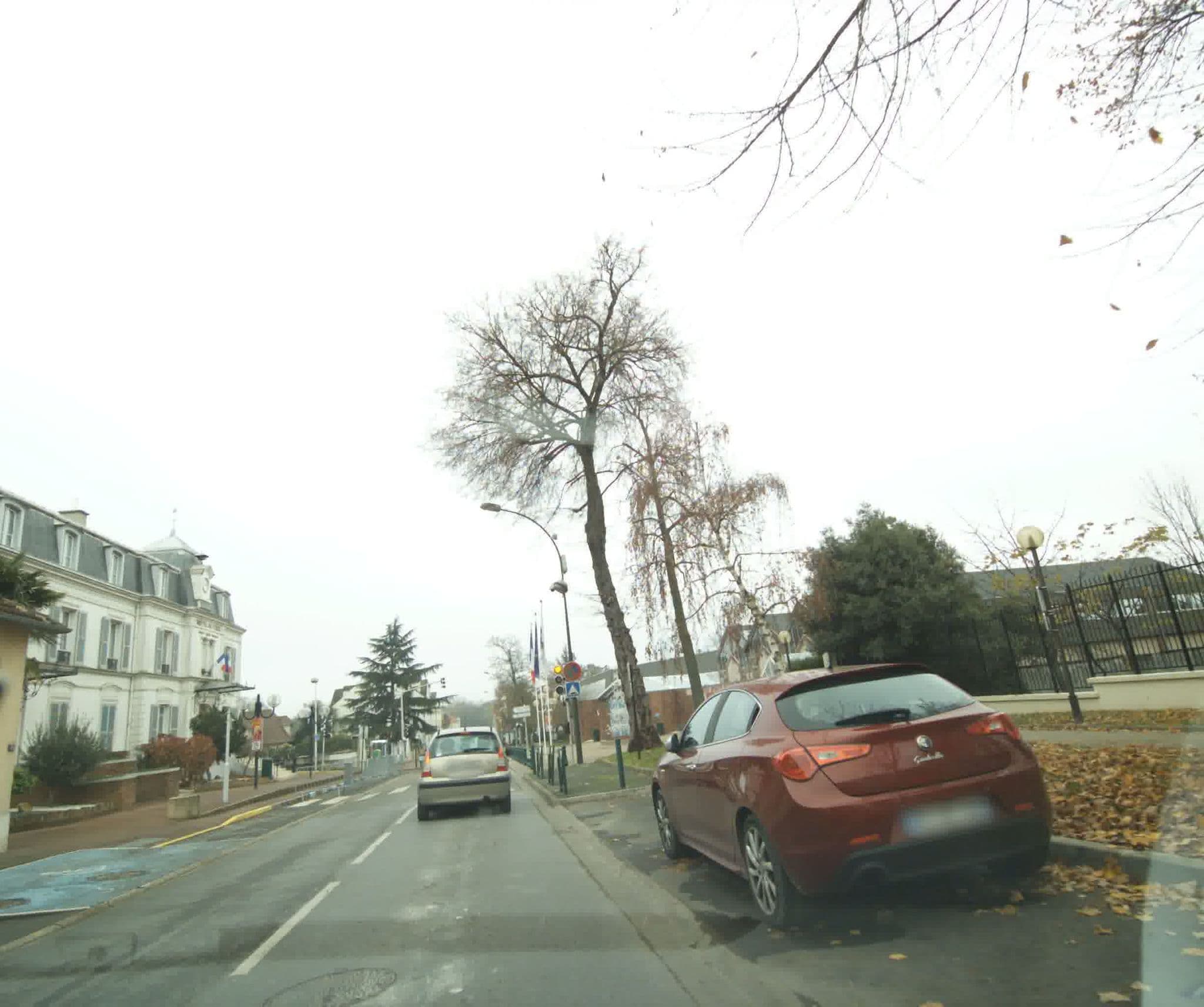 Street view near Hotel De Ville Annexe, Vaujours — © sogefi (CC BY-SA · Mapillary)