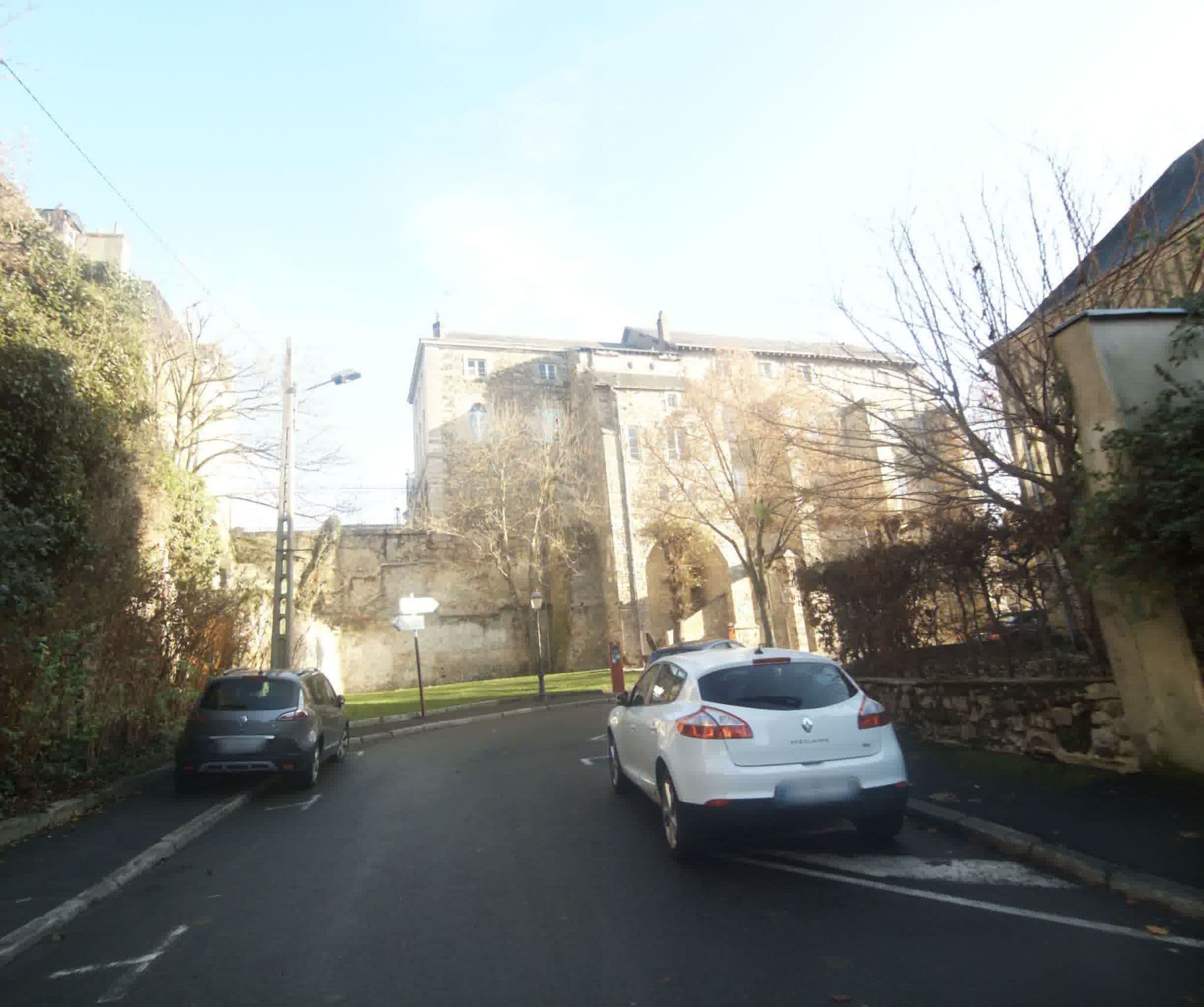 Street view near Logis Saint-Flaceau, Le Mans — © sogefi (CC BY-SA · Mapillary)