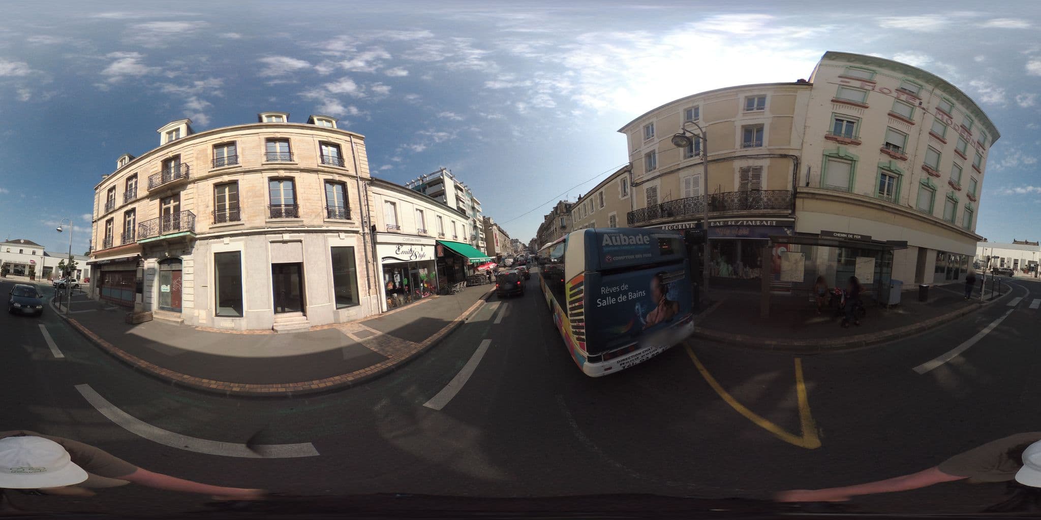 Street view near Brit Hotel Confort Nevers Centre Gare, Nevers — © geovelo (CC BY-SA · Mapillary)