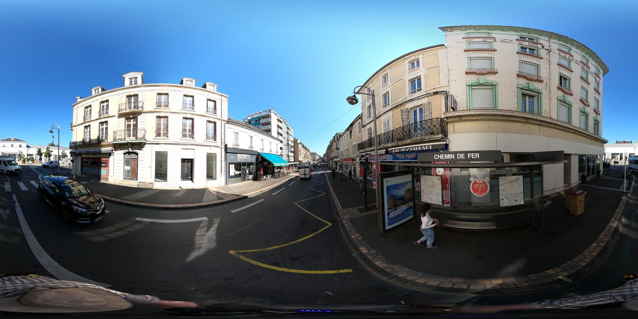Street view near Inter-Hotel, Nevers — © geovelo (CC BY-SA · Mapillary)