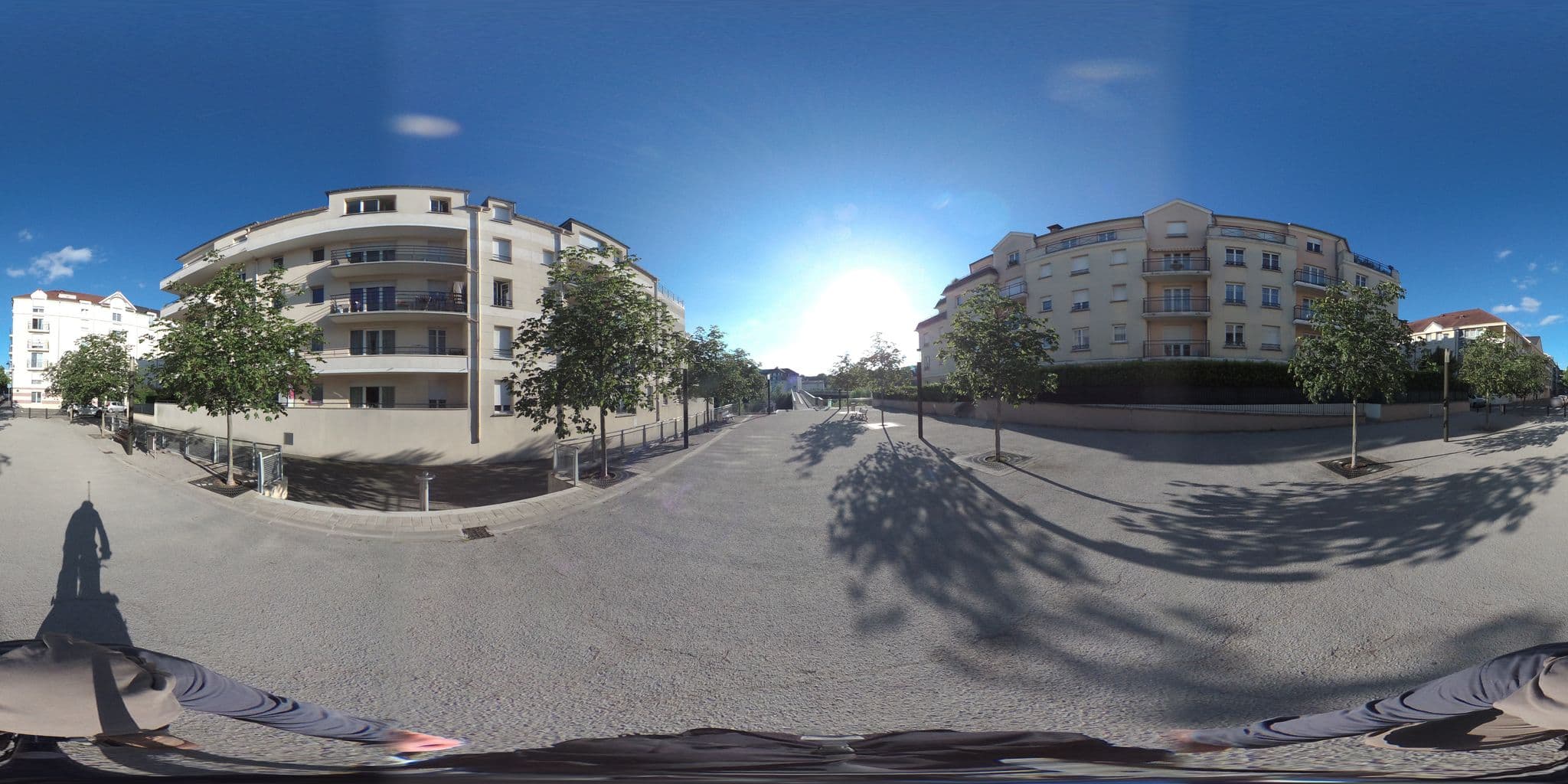 Street view near Zenitude Hôtel-Résidences Meaux (Quality Aparthotel), Meaux — © geovelo (CC BY-SA · Mapillary)