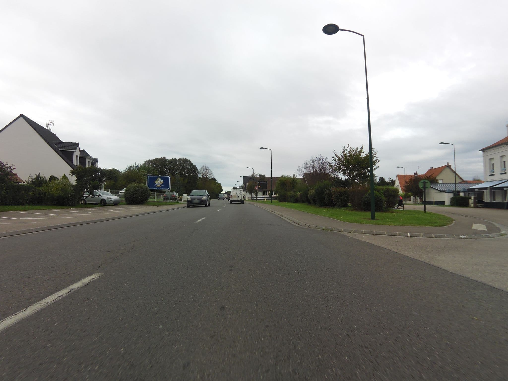 Street view near Cocoon inn, Cucq — © hamlet (CC BY-SA · Mapillary)
