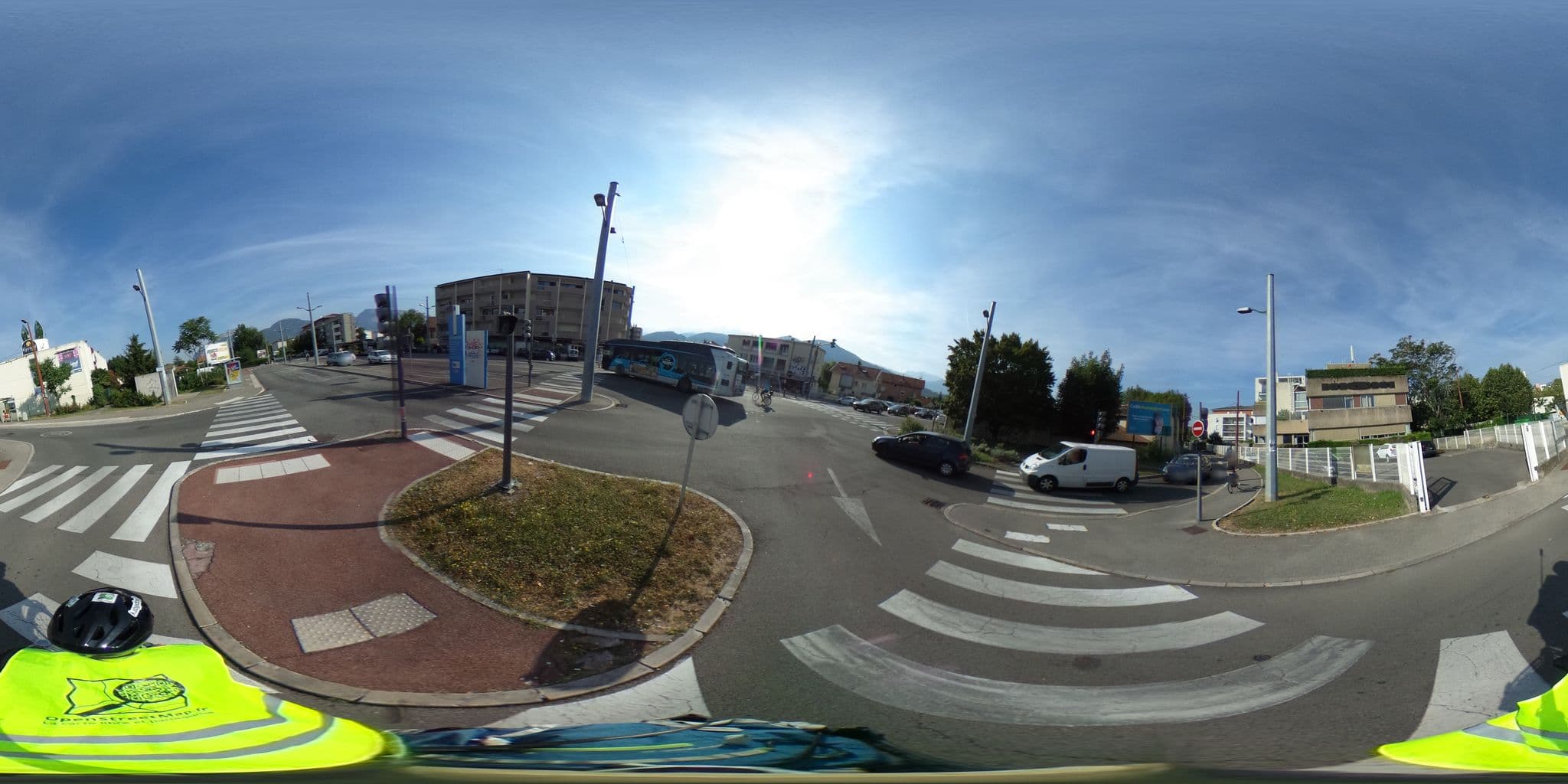Street view near Hôtel inn Eybens - Grenoble Sud, Poisat — © binnette (CC BY-SA · Mapillary)