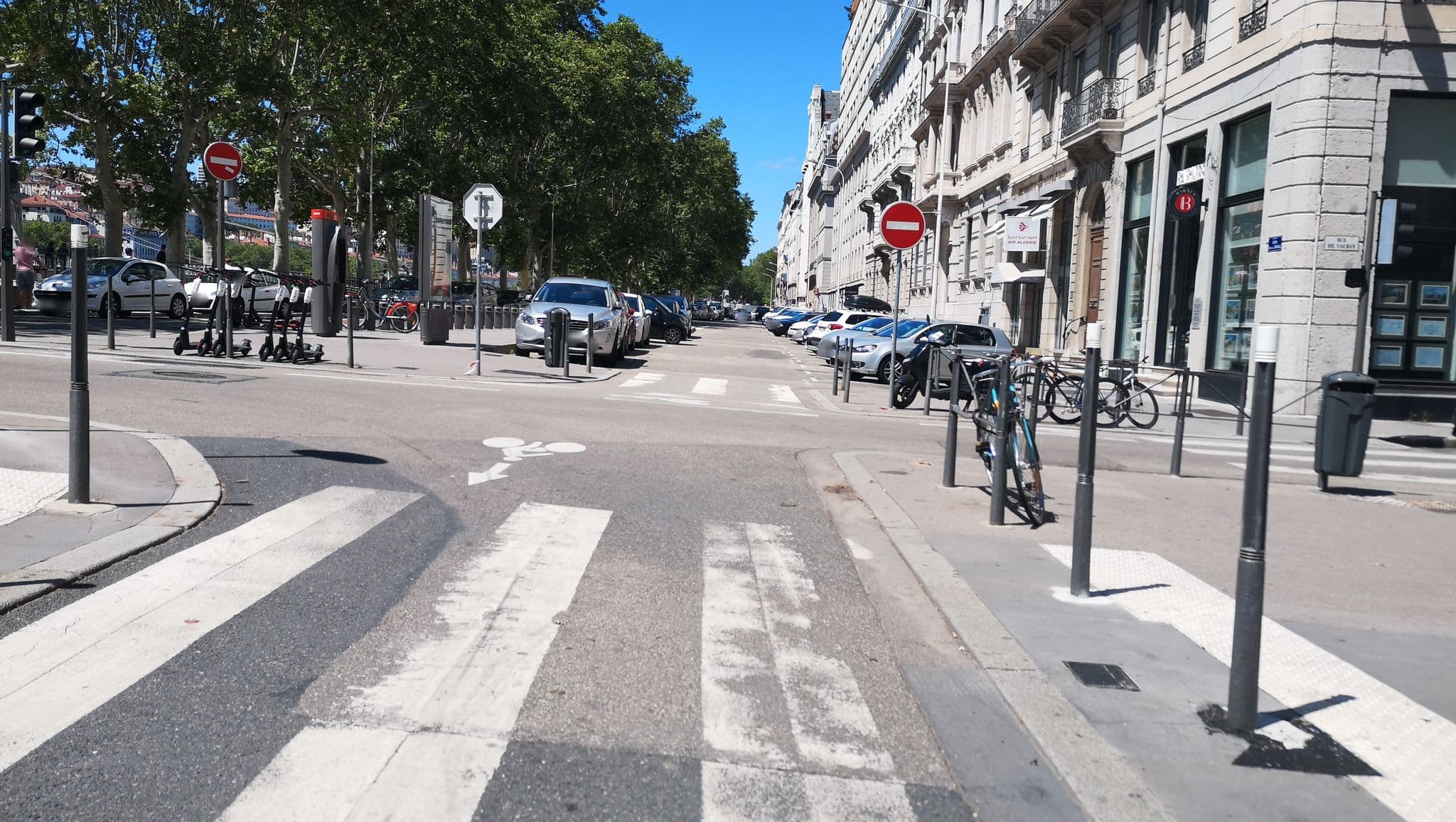 Street view near OKKO Hotels Lyon Centre, Lyon 01 — © blueberry (CC BY-SA · Mapillary)