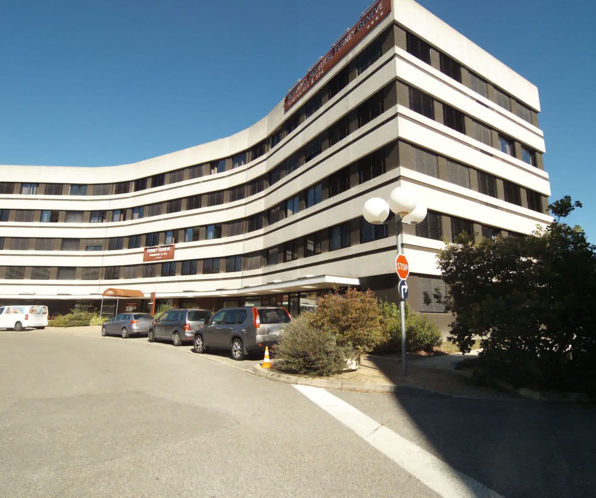Street view near Zenitude Hôtel-Résidences - Swiss Apparthotels Ferney Voltaire, Ferney-Voltaire — © sogefi (CC BY-SA · Mapillary)