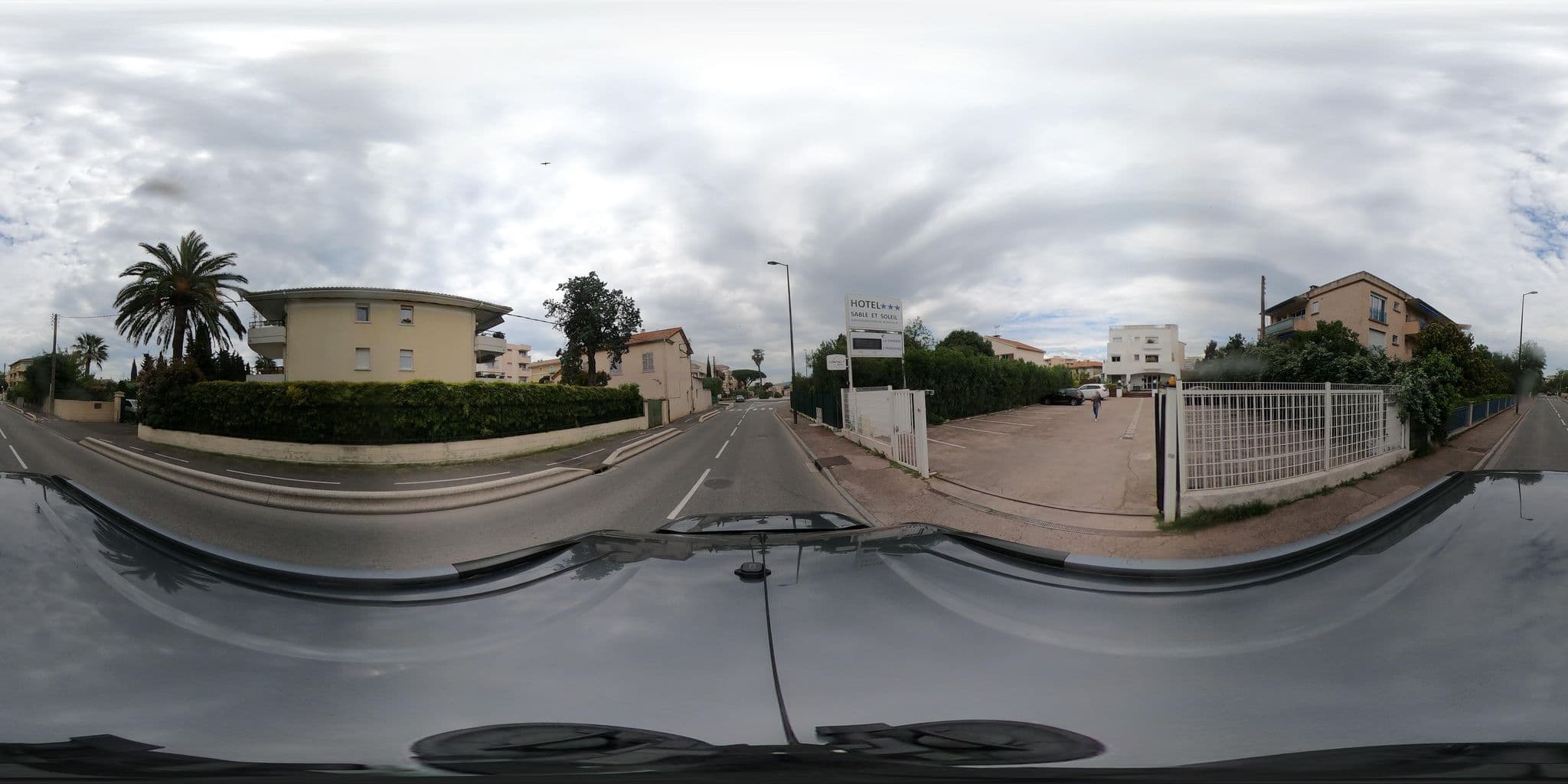 Street view near Hotel Frejus | Sable Et Soleil | Chambre Avec Jacuzzi Privatif Port Et Plage, Fréjus — © eric_s (CC BY-SA · Mapillary)