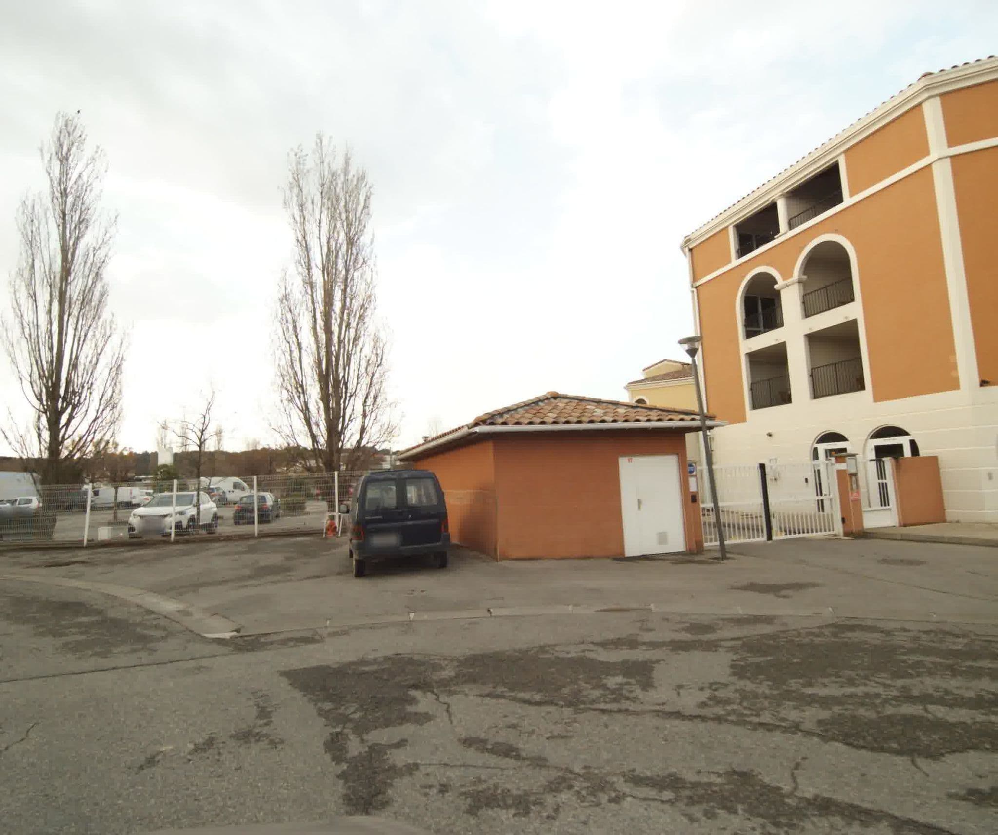Street view near Appart'Hotel Garden & City Rousset, Rousset — © sogefi (CC BY-SA · Mapillary)