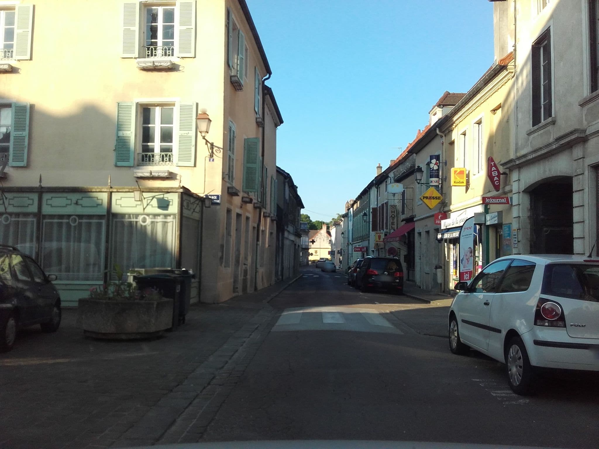 Street view near Le Clos de Miribel, Givry — © alexcorioze (CC BY-SA · Mapillary)