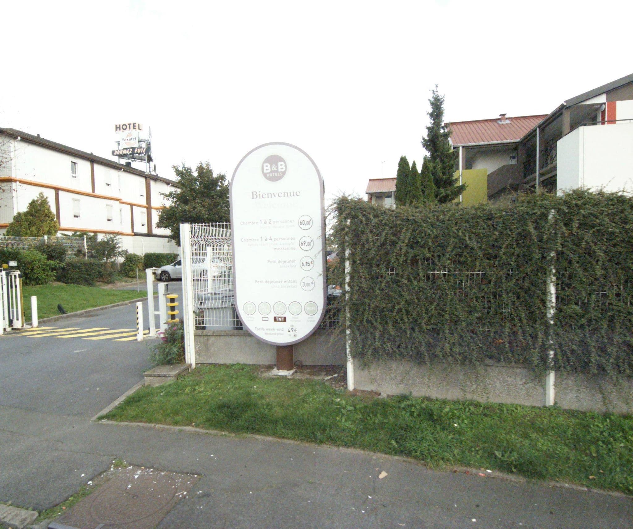 Street view near B&B HOTEL Lille Seclin Unexpo, Seclin — © melimmergis (CC BY-SA · Mapillary)