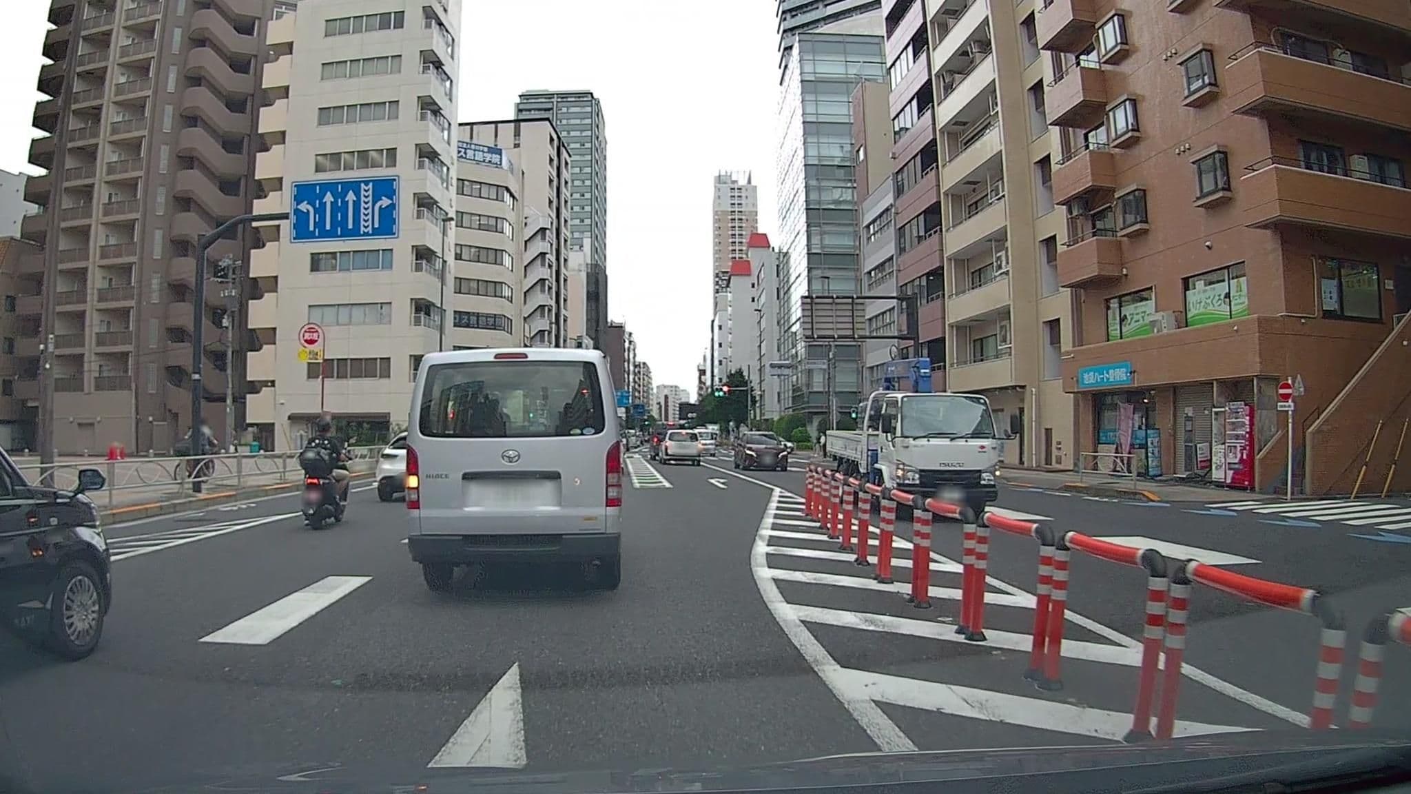 Street view near KOKO HOTEL 池袋 East, Ikebukuro — © mzaki (CC BY-SA · Mapillary)