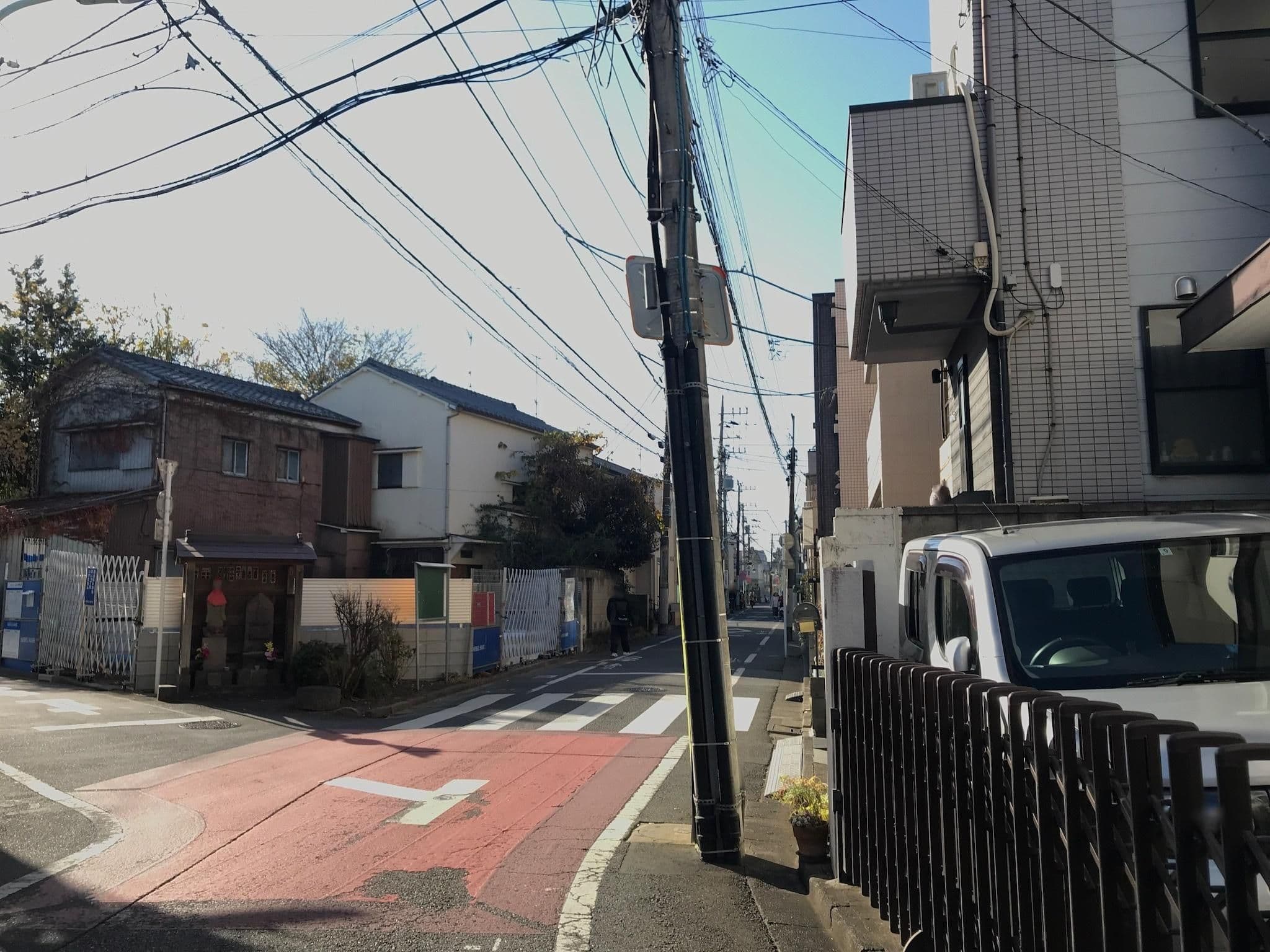 Street view near The South Hotel Tokyo / サウスホテル東京, Gōtokuji — © musashino5 (CC BY-SA · Mapillary)